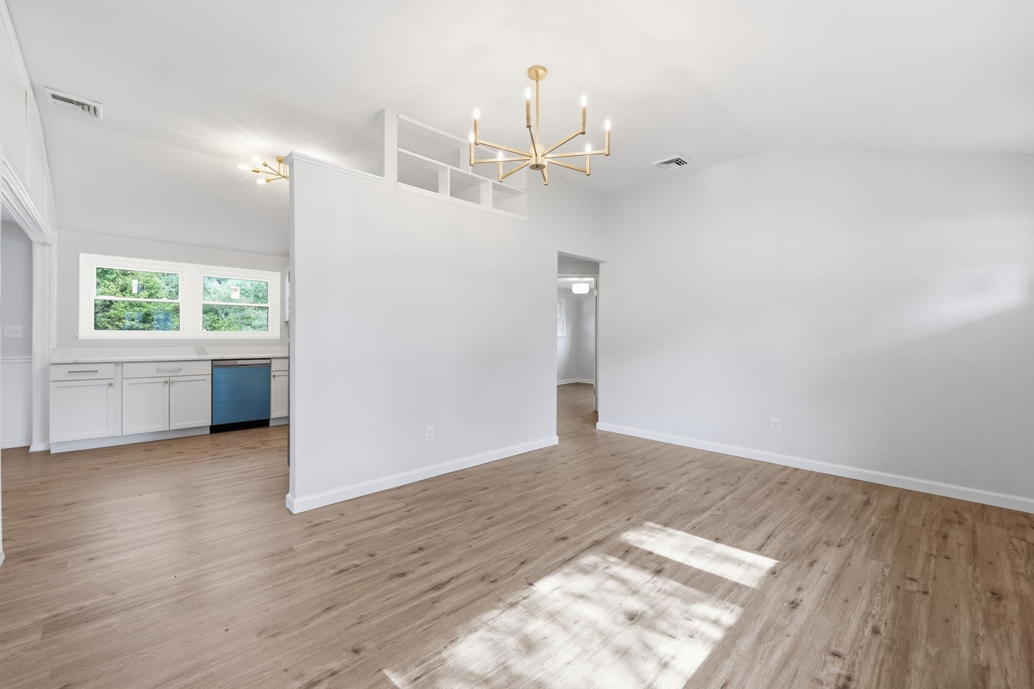 Single Family Residence at 243 Shady Brook Ln, Springfield MA 01118, Springfield, photo 11 of 38