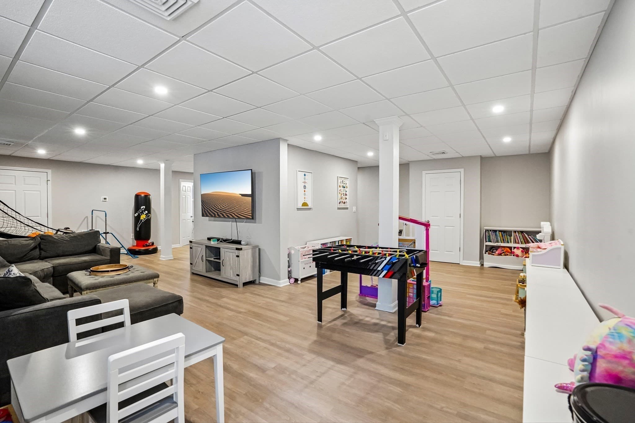 Single Family Residence at 75 Silver Fox Rd, Franklin MA 02038, Franklin, photo 27 of 40