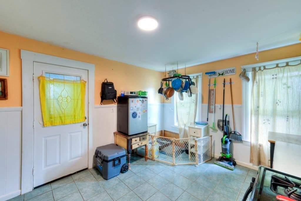 Multi Family at 279 Hamilton St, Worcester MA 01604, Worcester, photo 7 of 38