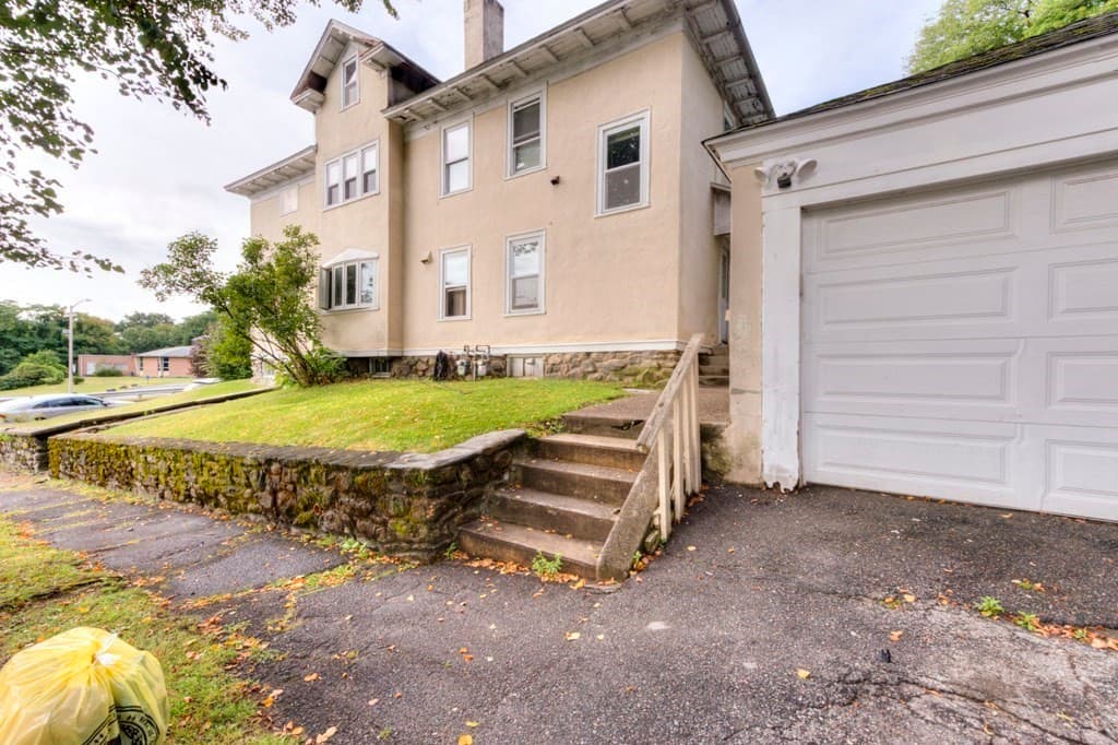 Multi Family at 279 Hamilton St, Worcester MA 01604, Worcester, photo 37 of 38