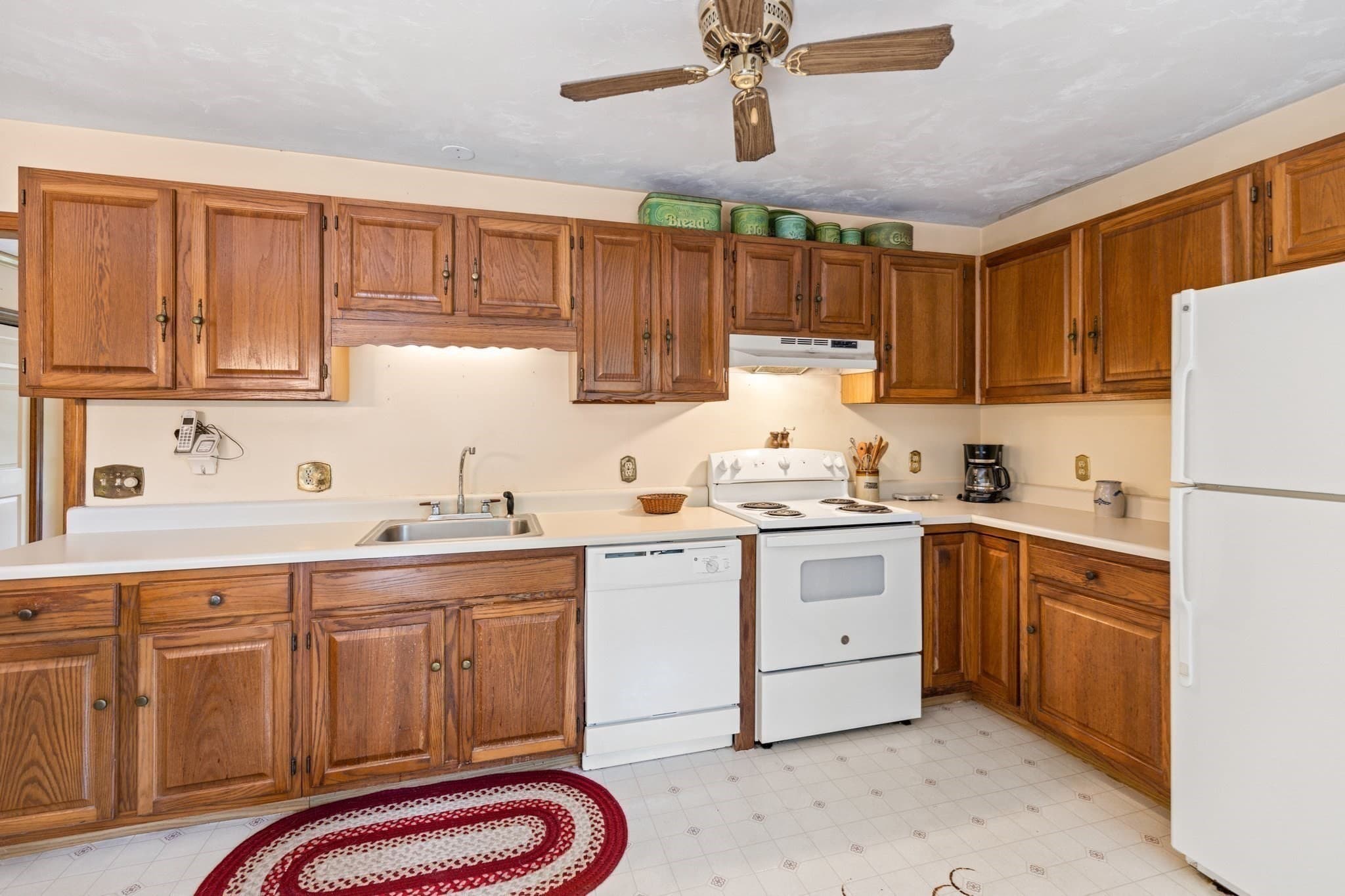 Single Family Residence at 33 Ellis Cir, Yarmouth MA 02675, Yarmouth, photo 13 of 34