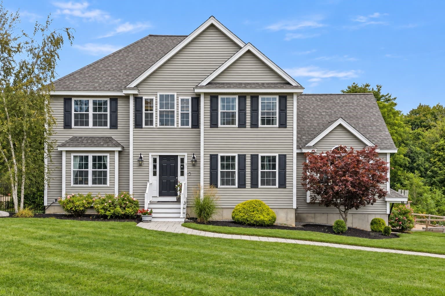 Single Family Residence at 1 Poplar Hill Cir, Merrimac MA 01860, Merrimac, photo 2 of 42
