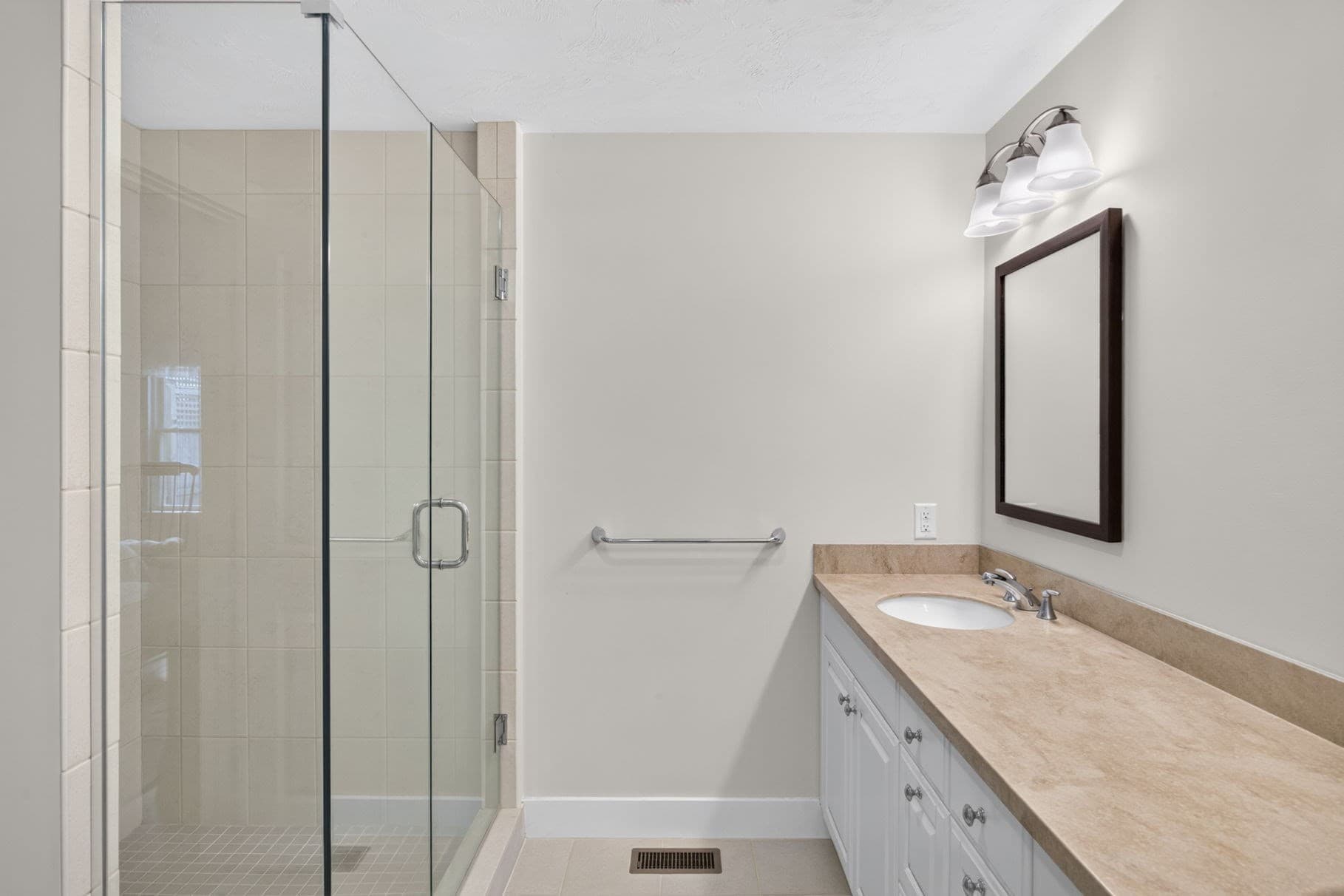 Condominium at 4 Dorset Ln # 4, Plymouth MA 02360, photo 25 of 36