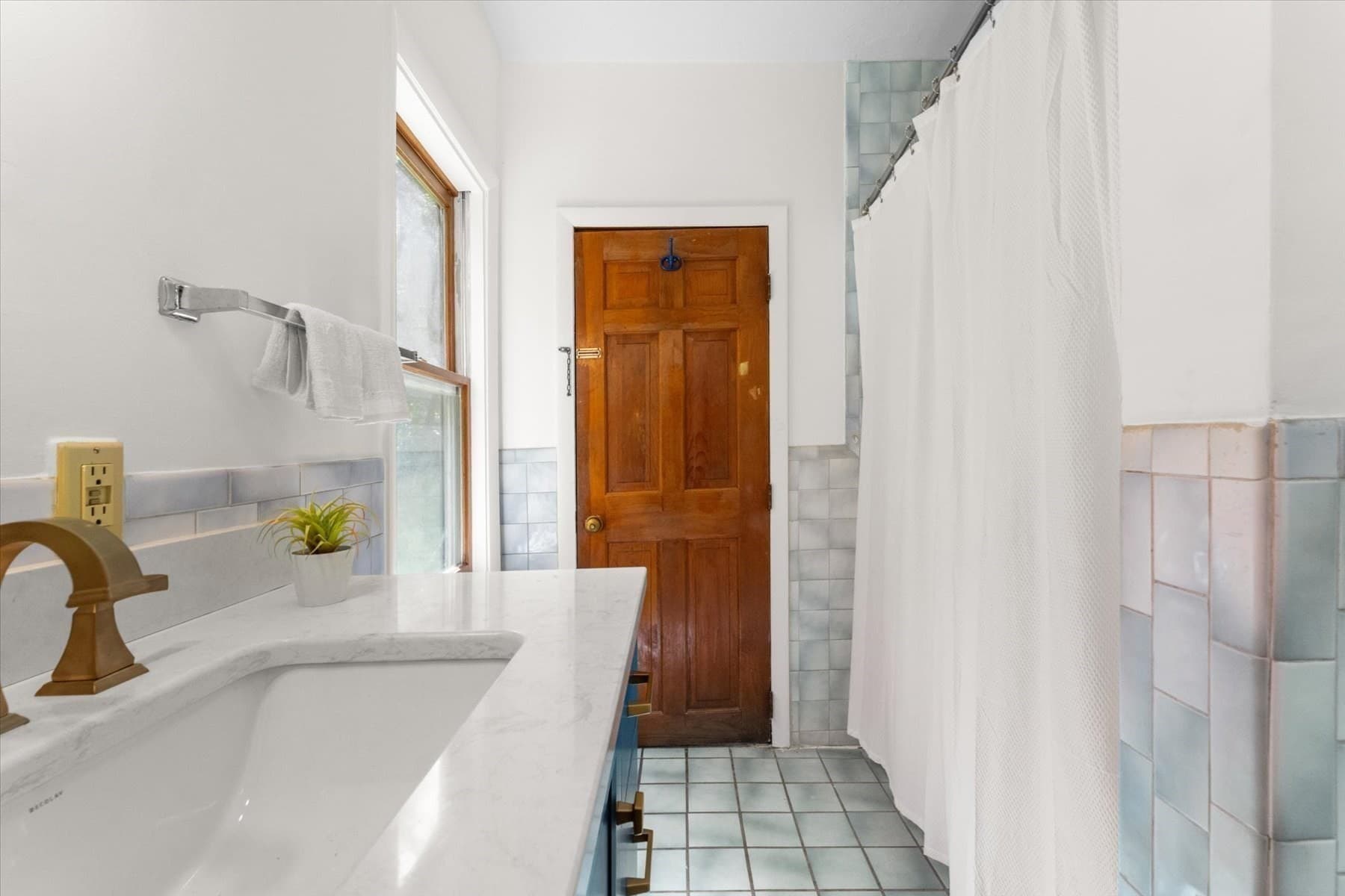 Single Family Residence at 229 Bent St, Franklin MA 02038, Franklin, photo 16 of 38