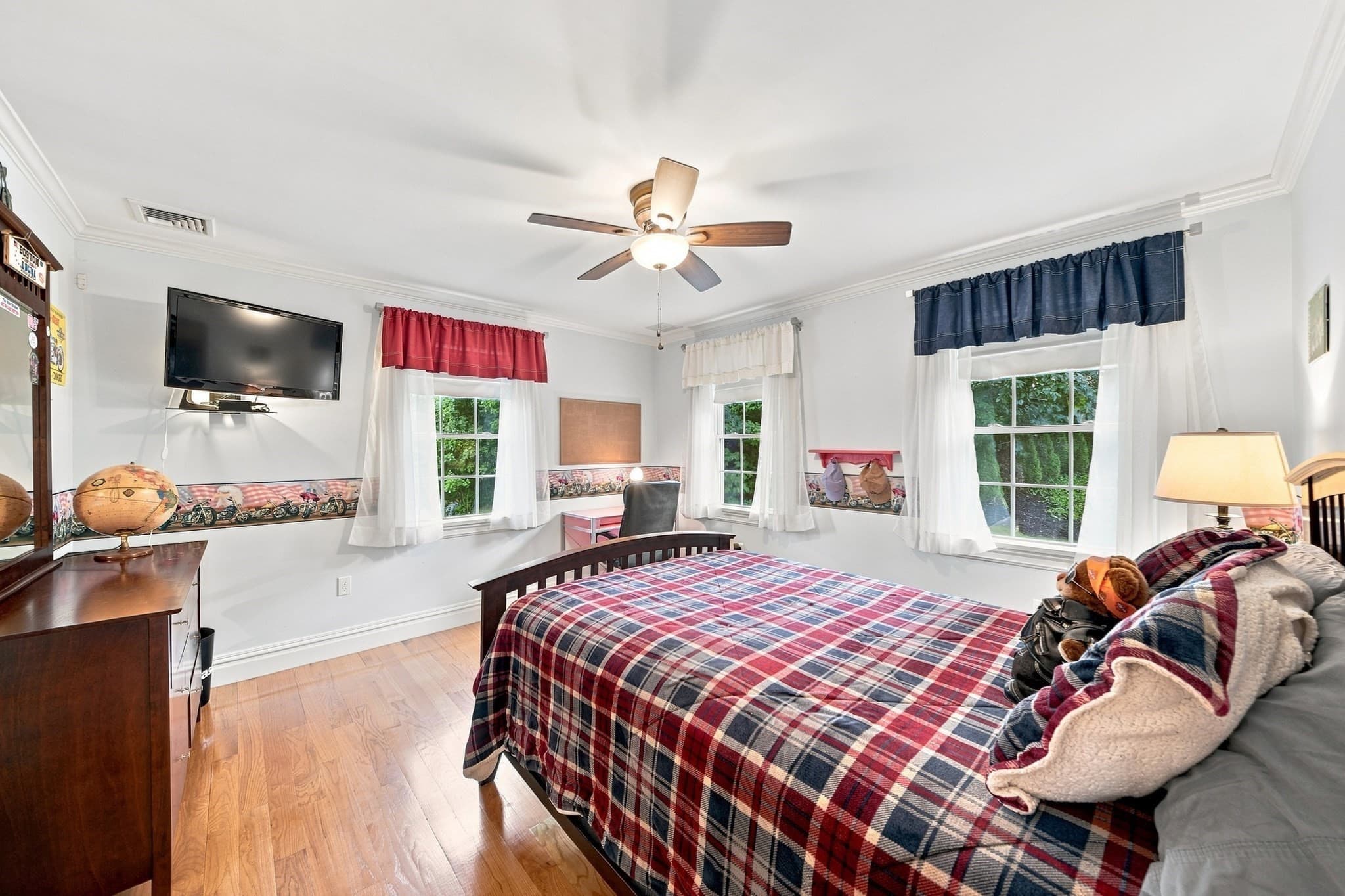 Single Family Residence at 5 Dell Ave, Wakefield MA 01880, photo 30 of 42