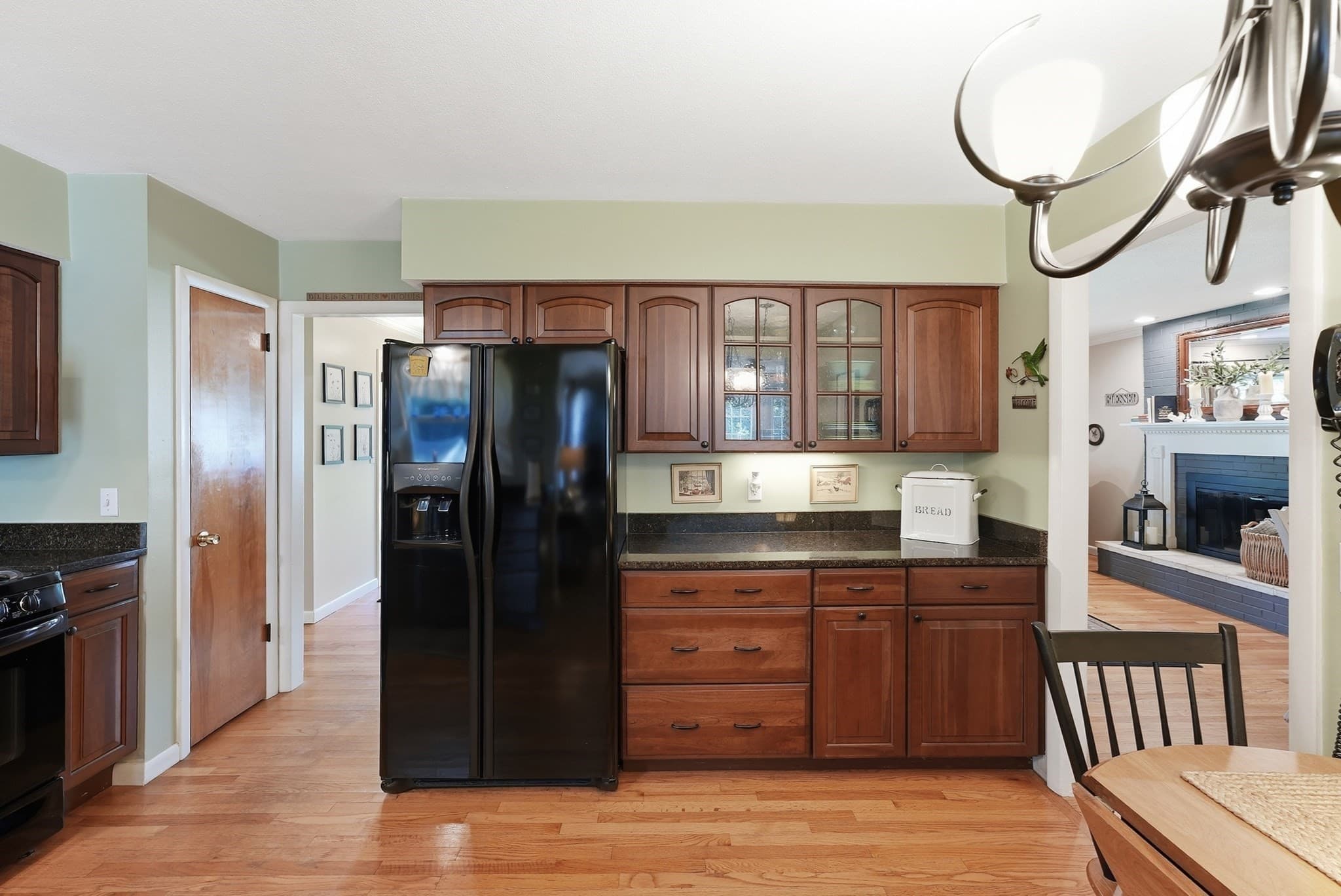 Single Family Residence at 19 Old Barn Road, West Springfield MA 01089, West Springfield, photo 9 of 42
