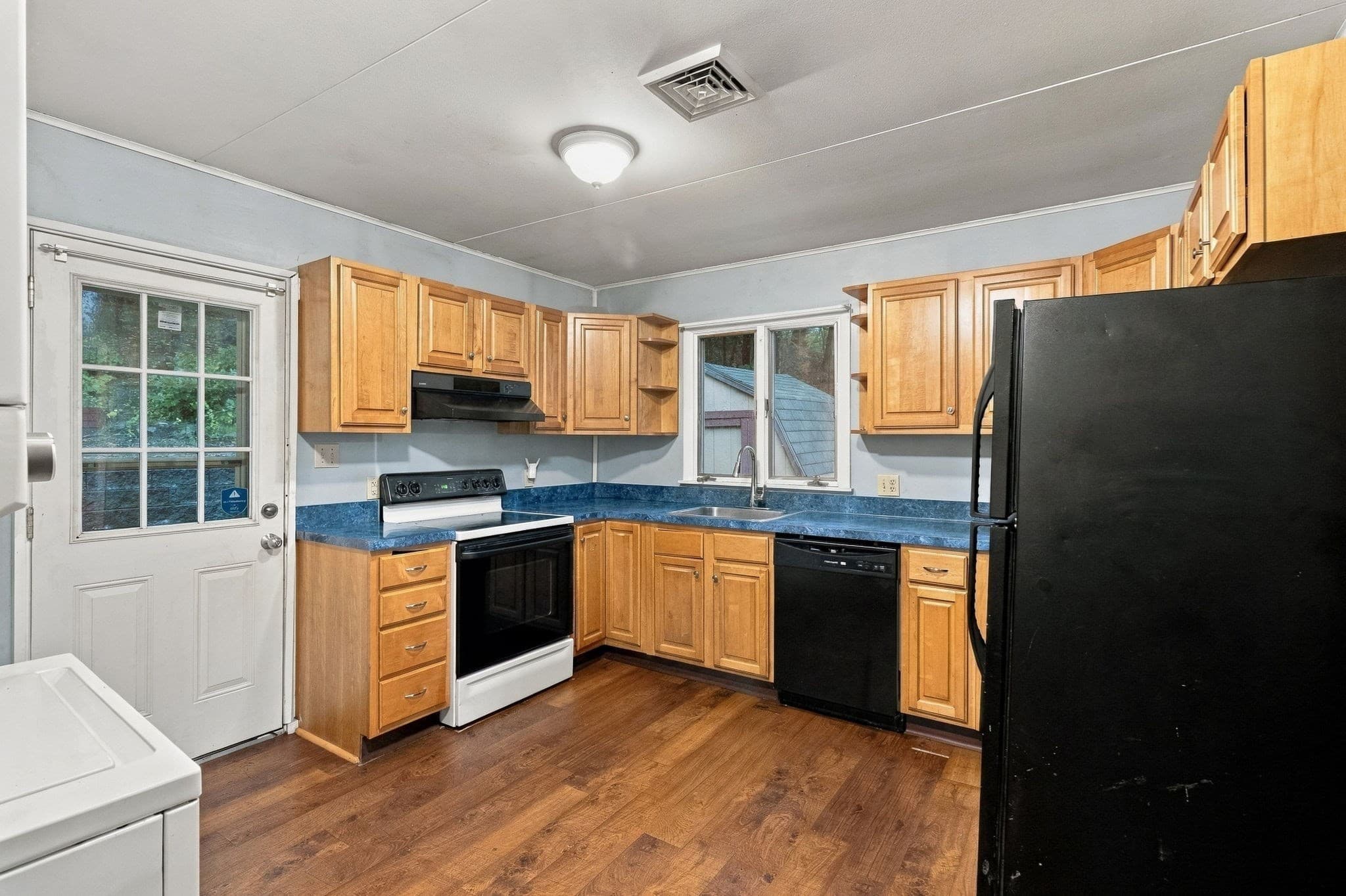 Single Family Residence at 20 Hillside Drive, Northbridge MA 01588, Northbridge, photo 5 of 29