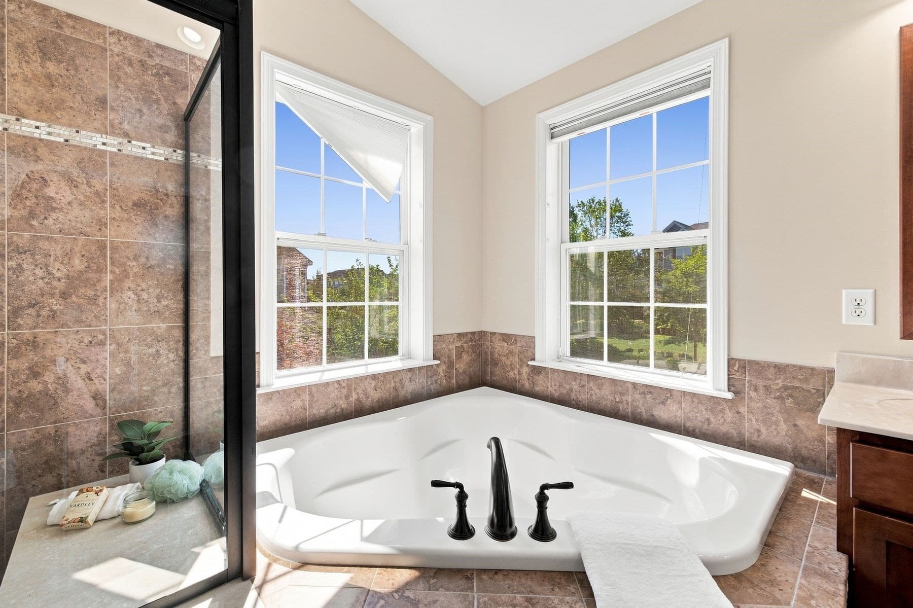 Condominium at 18 Simeon Howard Way # 18, Westborough MA 01581, Westborough, photo 35 of 42