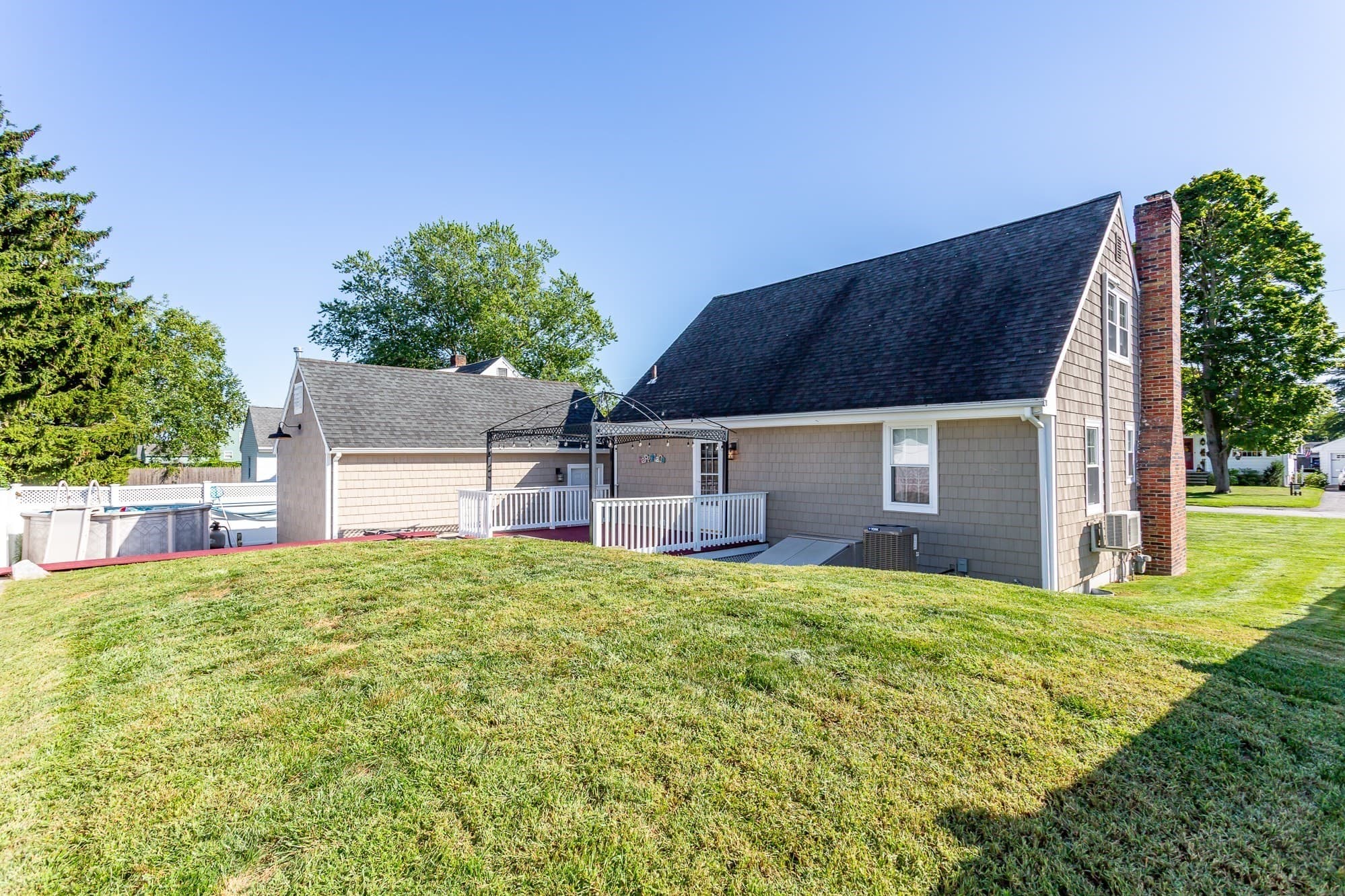Single Family Residence at 71 Sycamore St, Swansea MA 02777, Swansea, photo 5 of 41