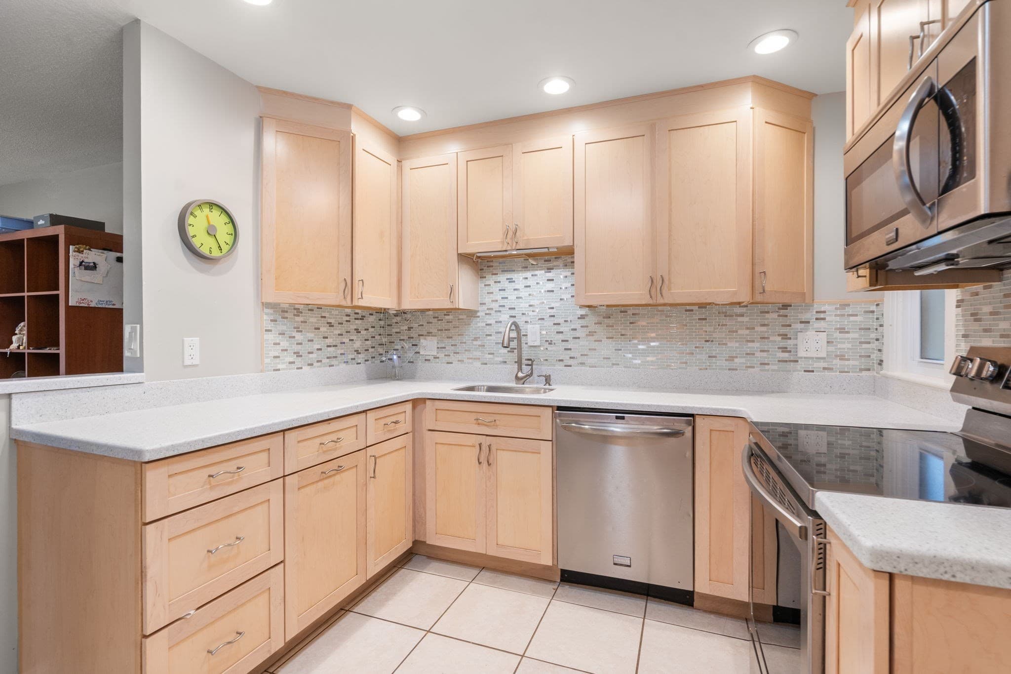 Condominium at 54 Horseshoe Dr # 54, Chicopee MA 01022, Chicopee, photo 2 of 32