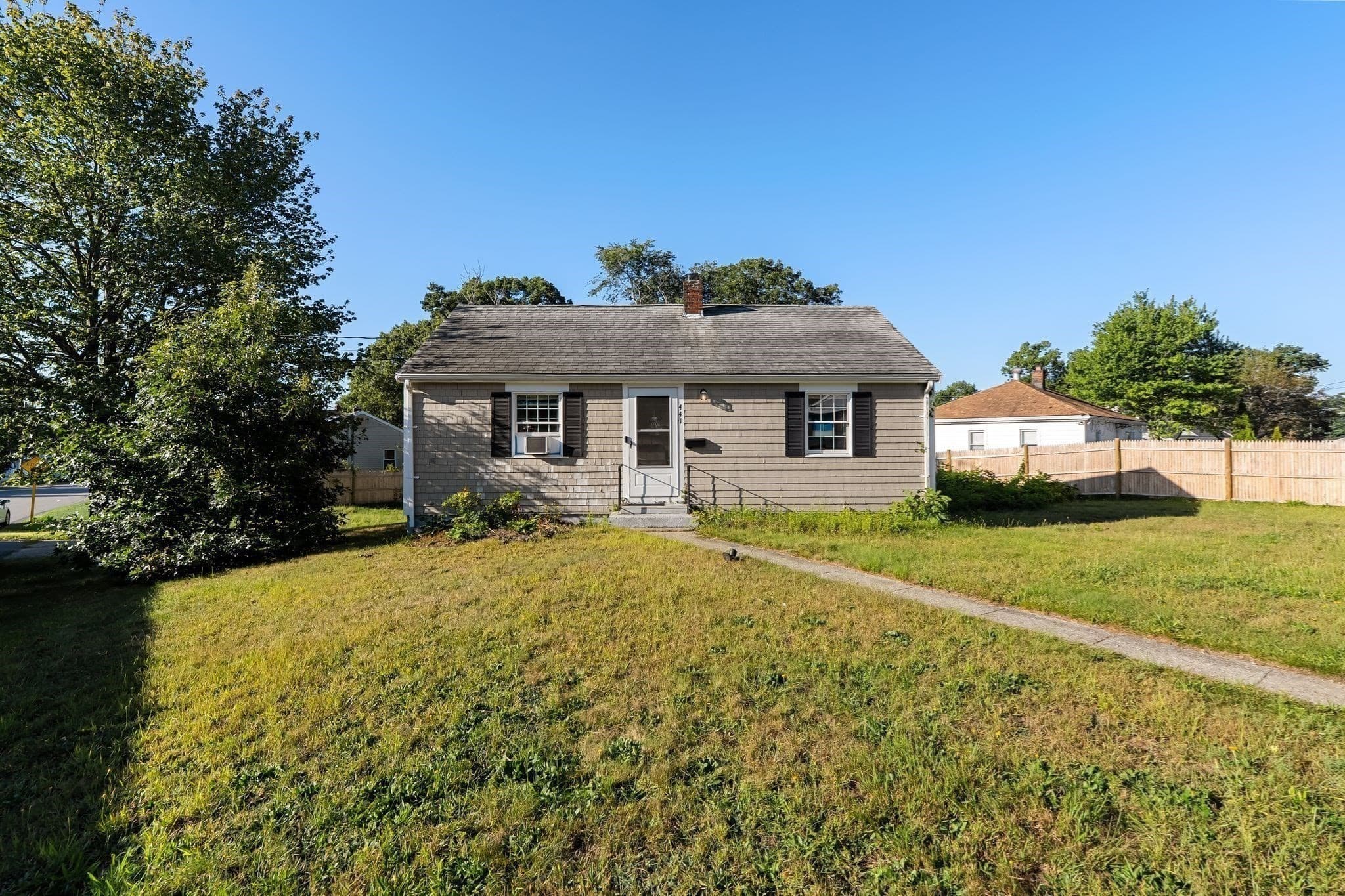 Single Family Residence at 441 E Ashland St, Brockton MA 02302, Brockton, photo 3 of 37