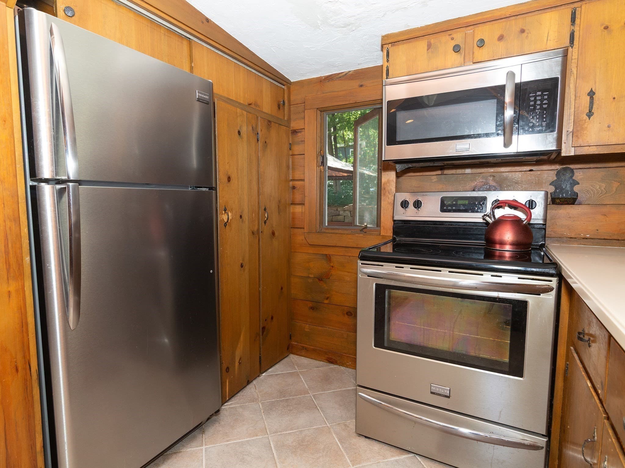 Single Family Residence at 5 Mansion Rd, Wayland MA 01778, Wayland, photo 7 of 36