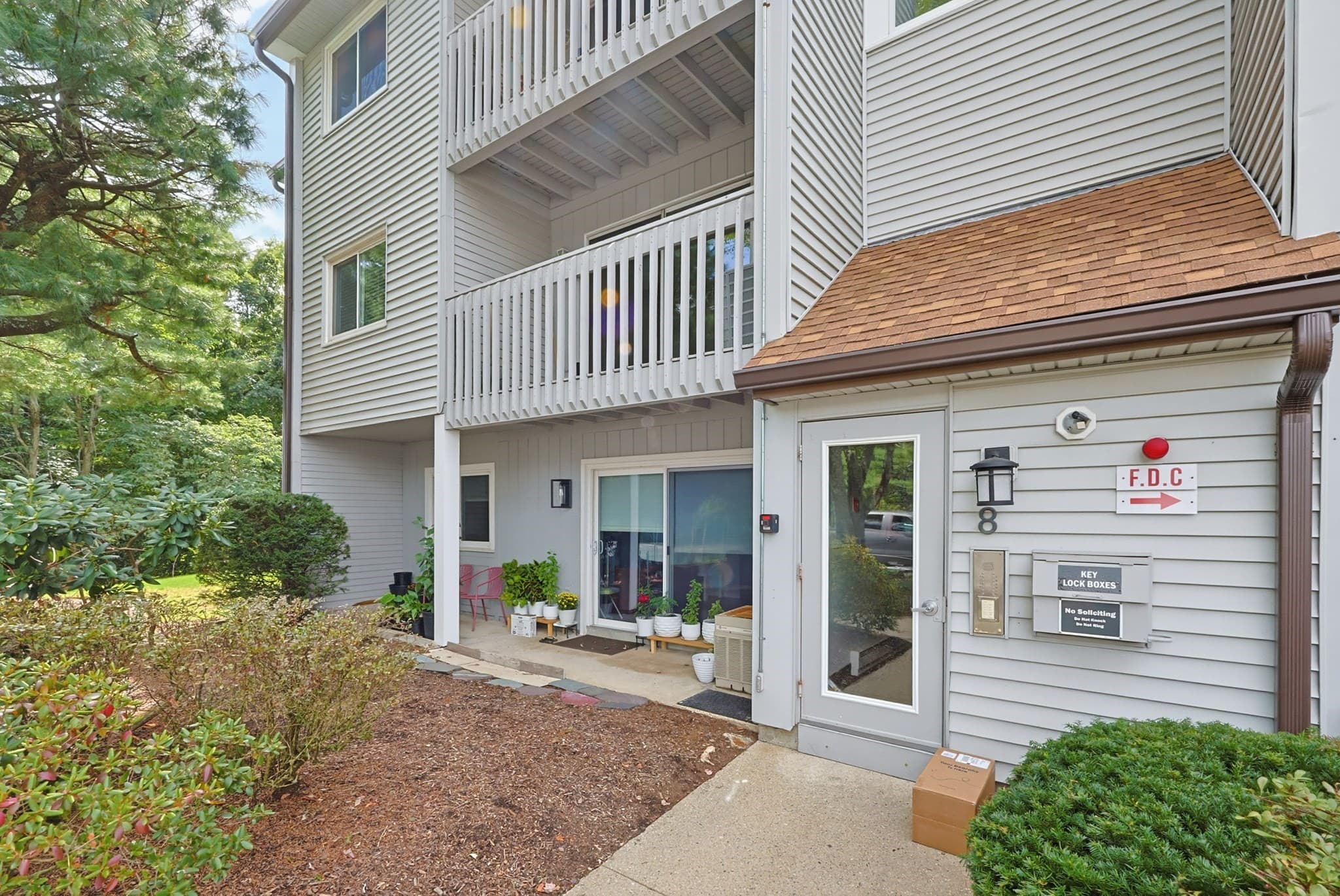 Condominium at 805 Franklin Crossing Road # 5, Franklin MA 02038, Franklin, photo 2 of 31