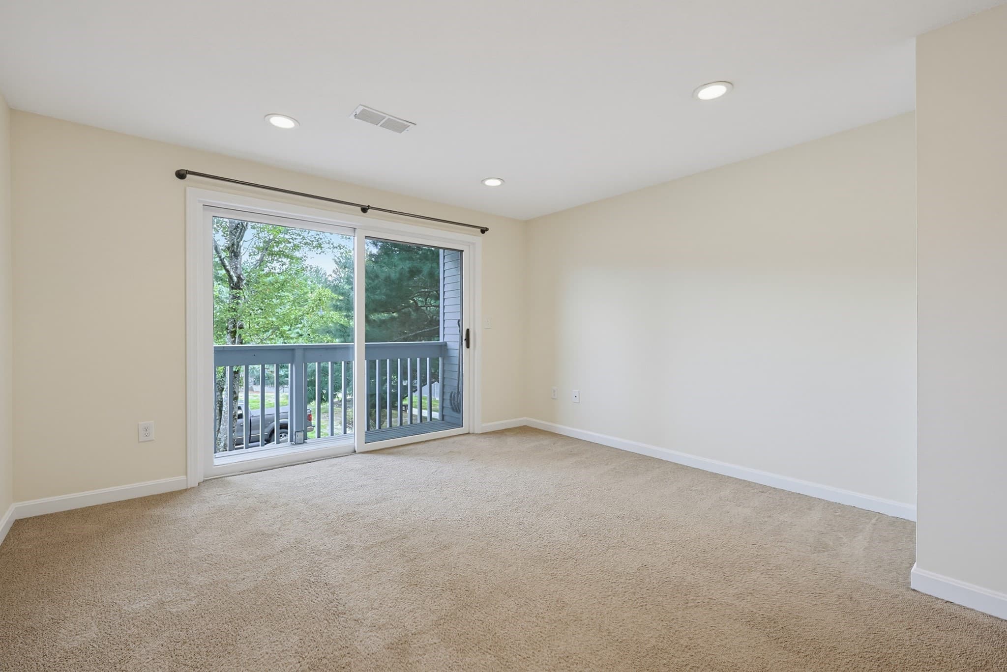 Condominium at 805 Franklin Crossing Road # 5, Franklin MA 02038, Franklin, photo 6 of 31