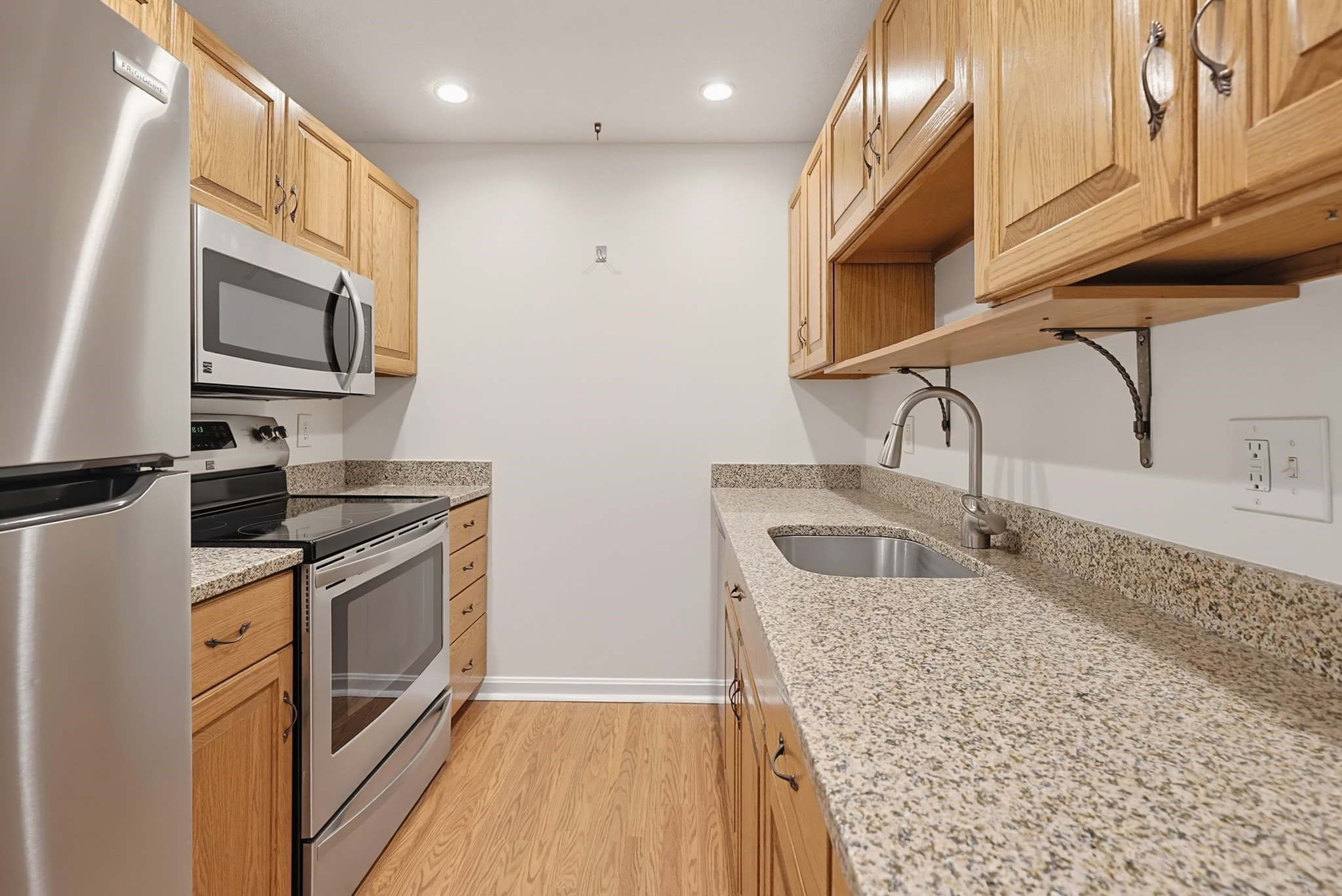 Condominium at 805 Franklin Crossing Road # 5, Franklin MA 02038, Franklin, photo 10 of 31