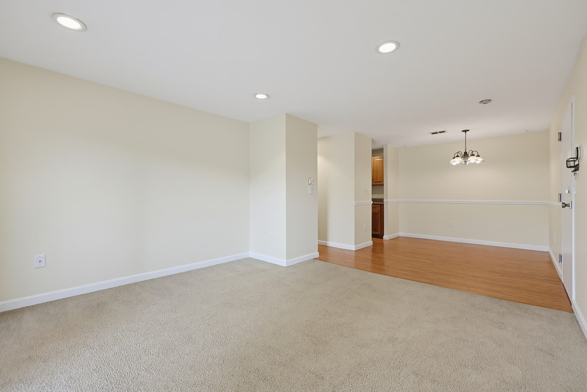 Condominium at 805 Franklin Crossing Road # 5, Franklin MA 02038, Franklin, photo 8 of 31