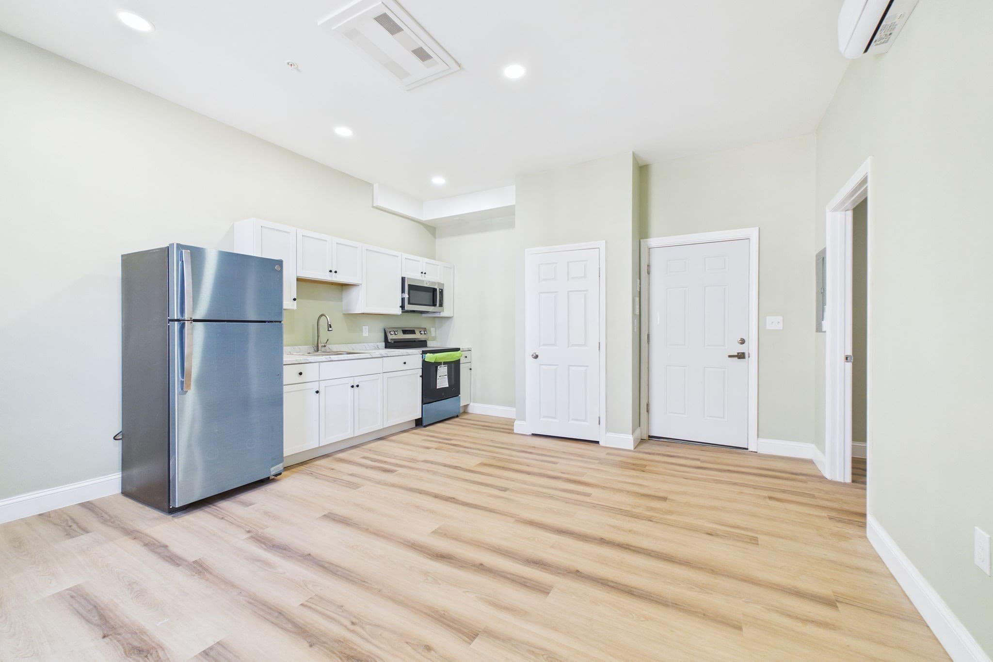 5-9 Family at 110 Eighth Street, New Bedford MA 02740, New Bedford, photo 18 of 40