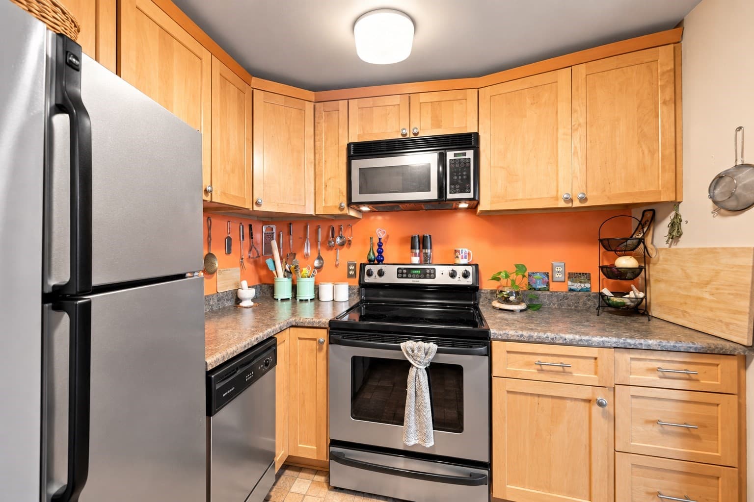 Condominium at 157 Winnisimmet St # 1D, Chelsea MA 02150, Chelsea, photo 5 of 7