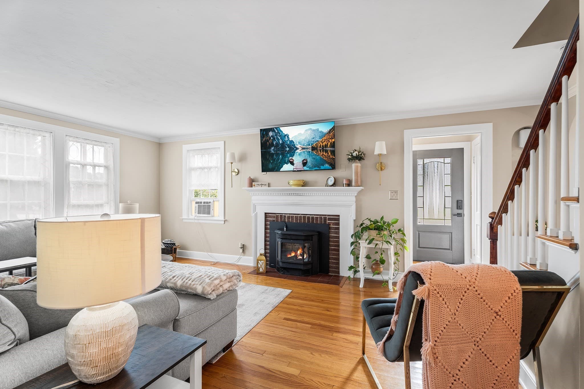Single Family Residence at 403 June St, Worcester MA 01602, Worcester, photo 2 of 33
