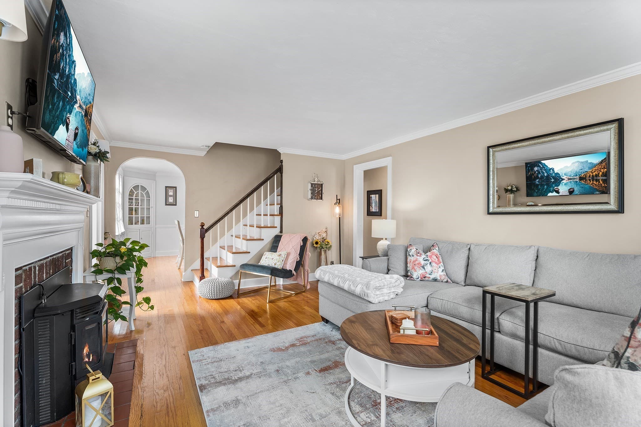 Single Family Residence at 403 June St, Worcester MA 01602, Worcester, photo 5 of 33
