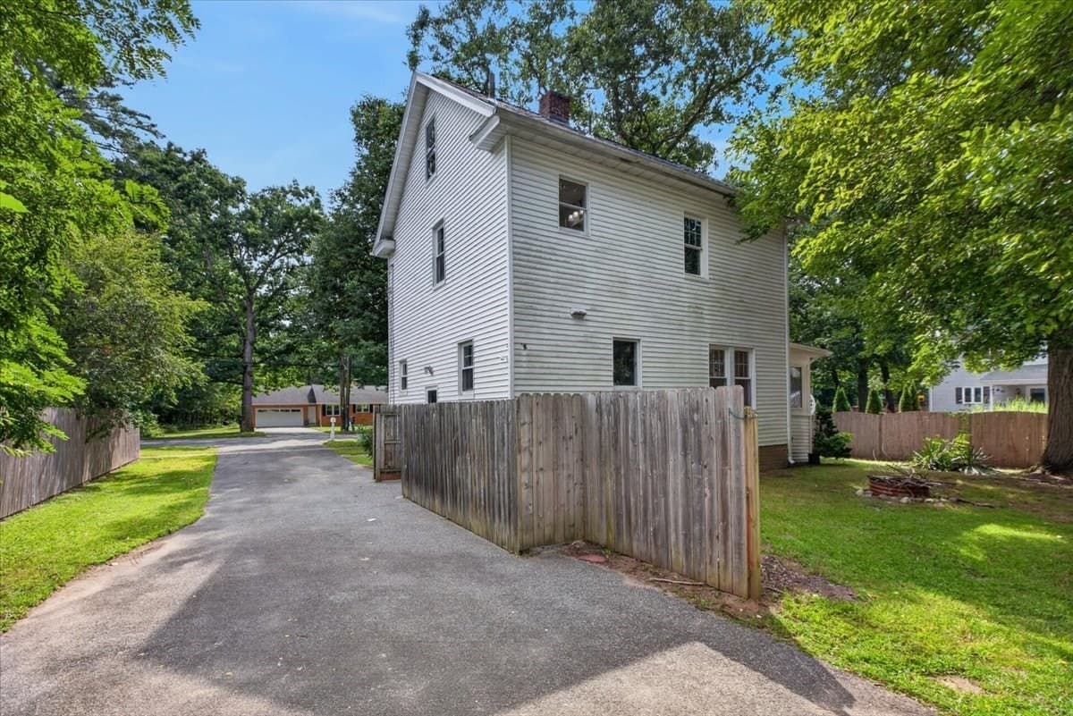 Single Family Residence at 2306 Wilbraham Rd, Springfield MA 01129, Springfield, photo 36 of 42