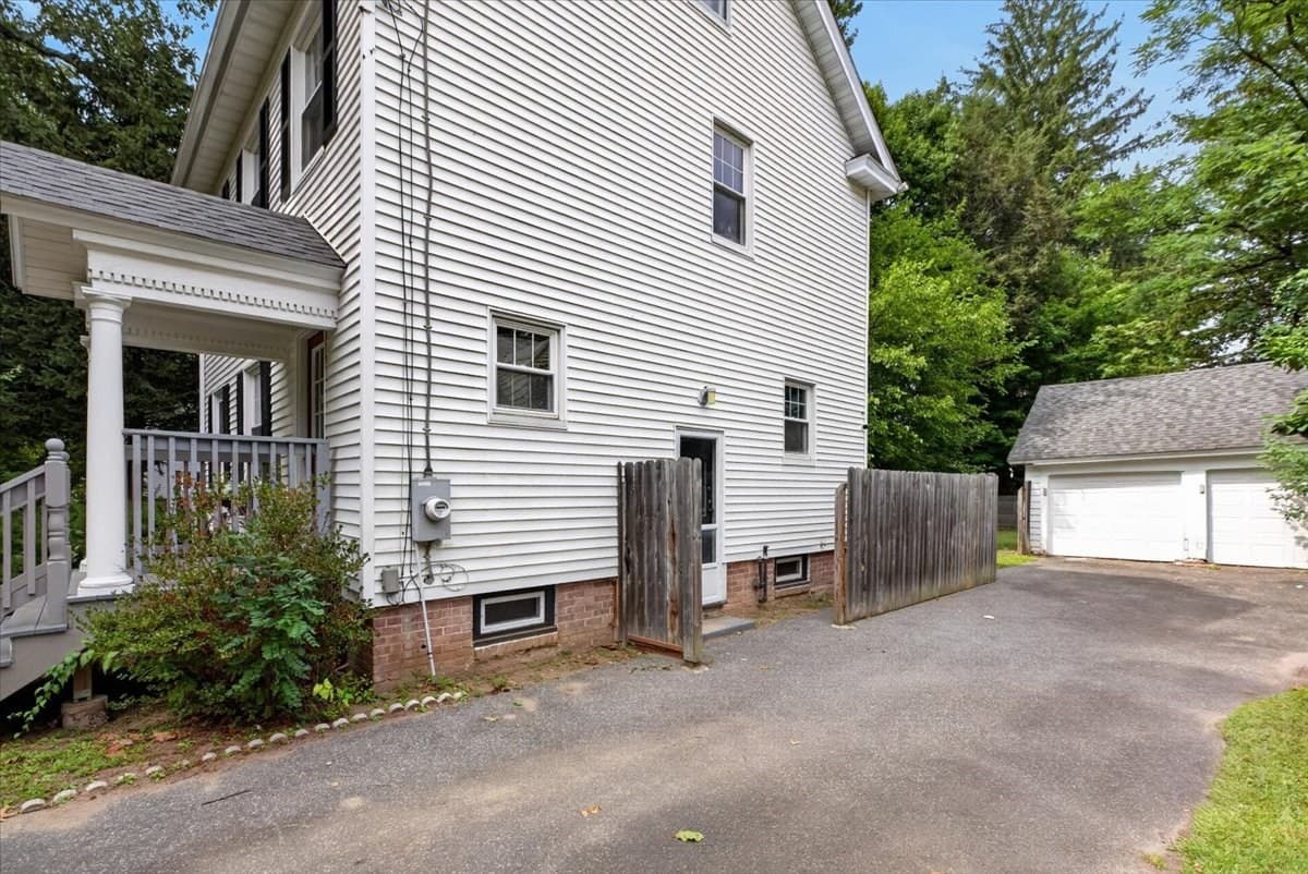Single Family Residence at 2306 Wilbraham Rd, Springfield MA 01129, Springfield, photo 32 of 42