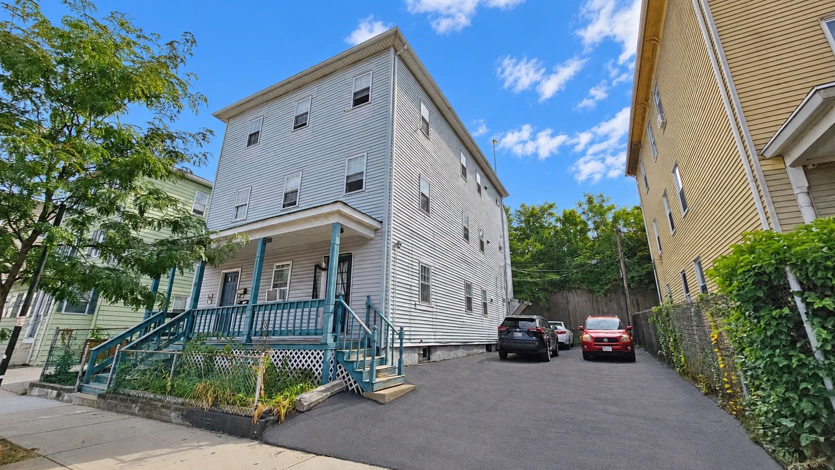 215 Millbury St, Worcester MA 01610