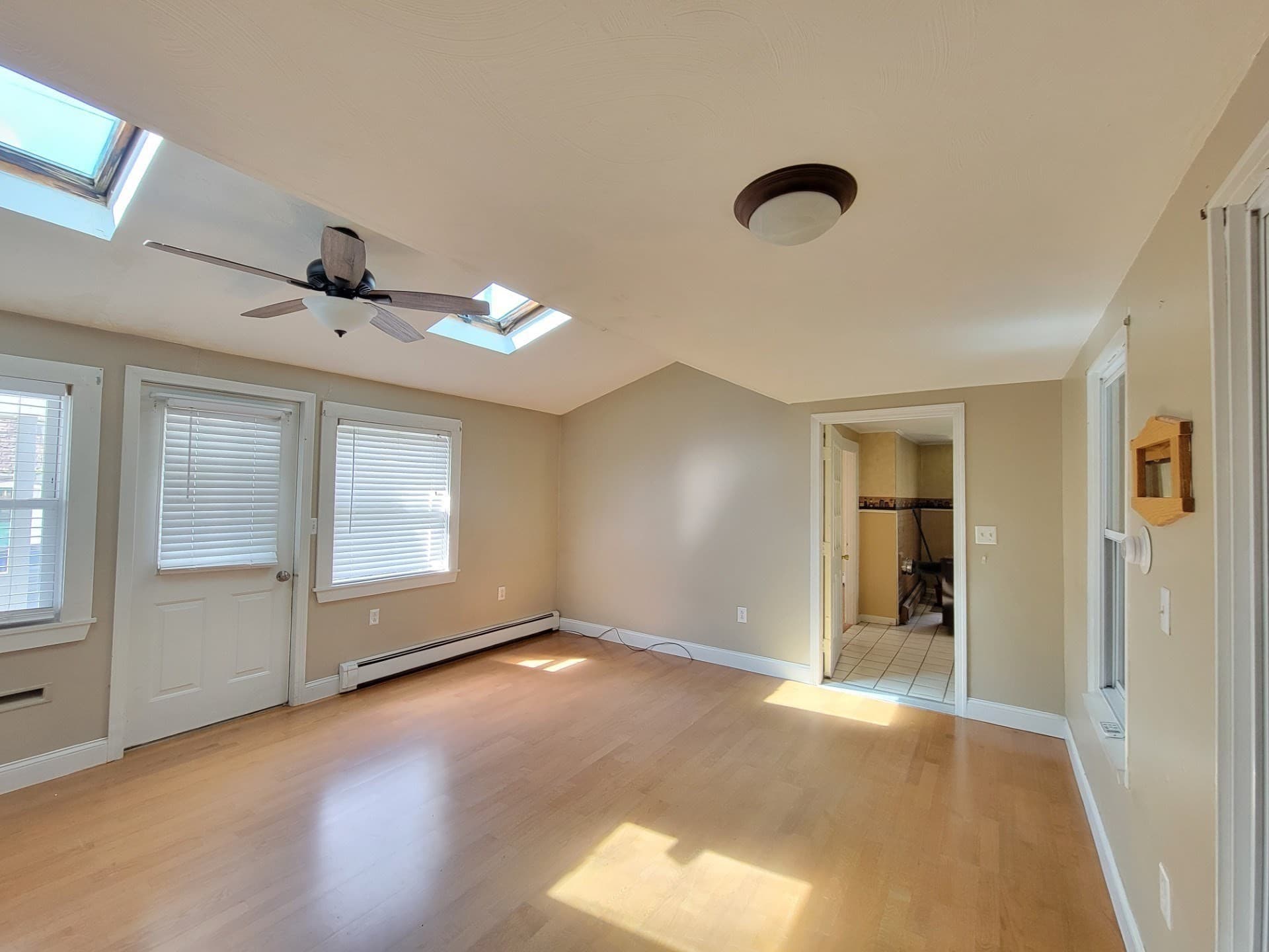 2 Family - 2 Units Up/Down at 103 Ash Street, Gardner MA 01440, Gardner, photo 6 of 25