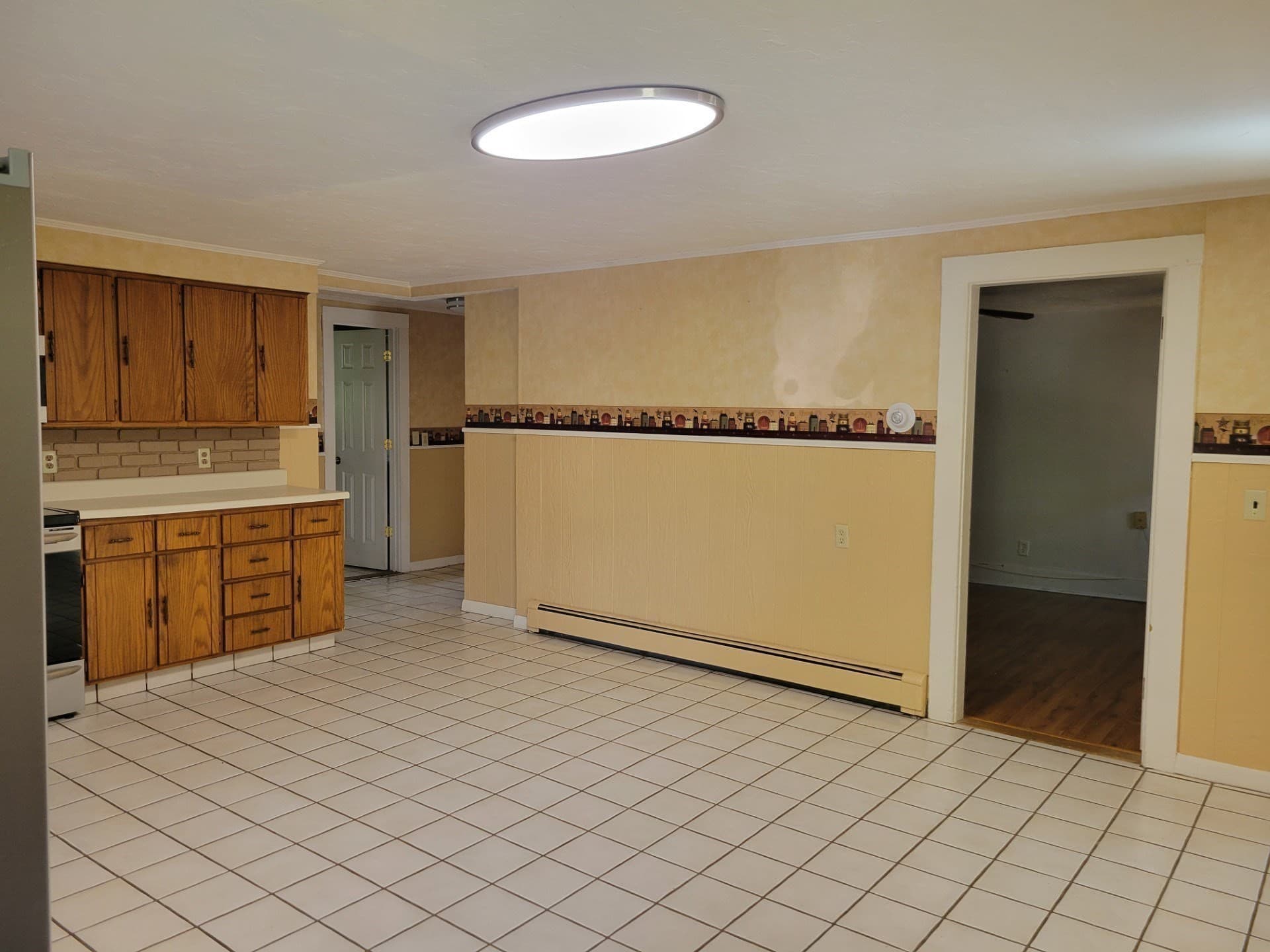 2 Family - 2 Units Up/Down at 103 Ash Street, Gardner MA 01440, Gardner, photo 4 of 25