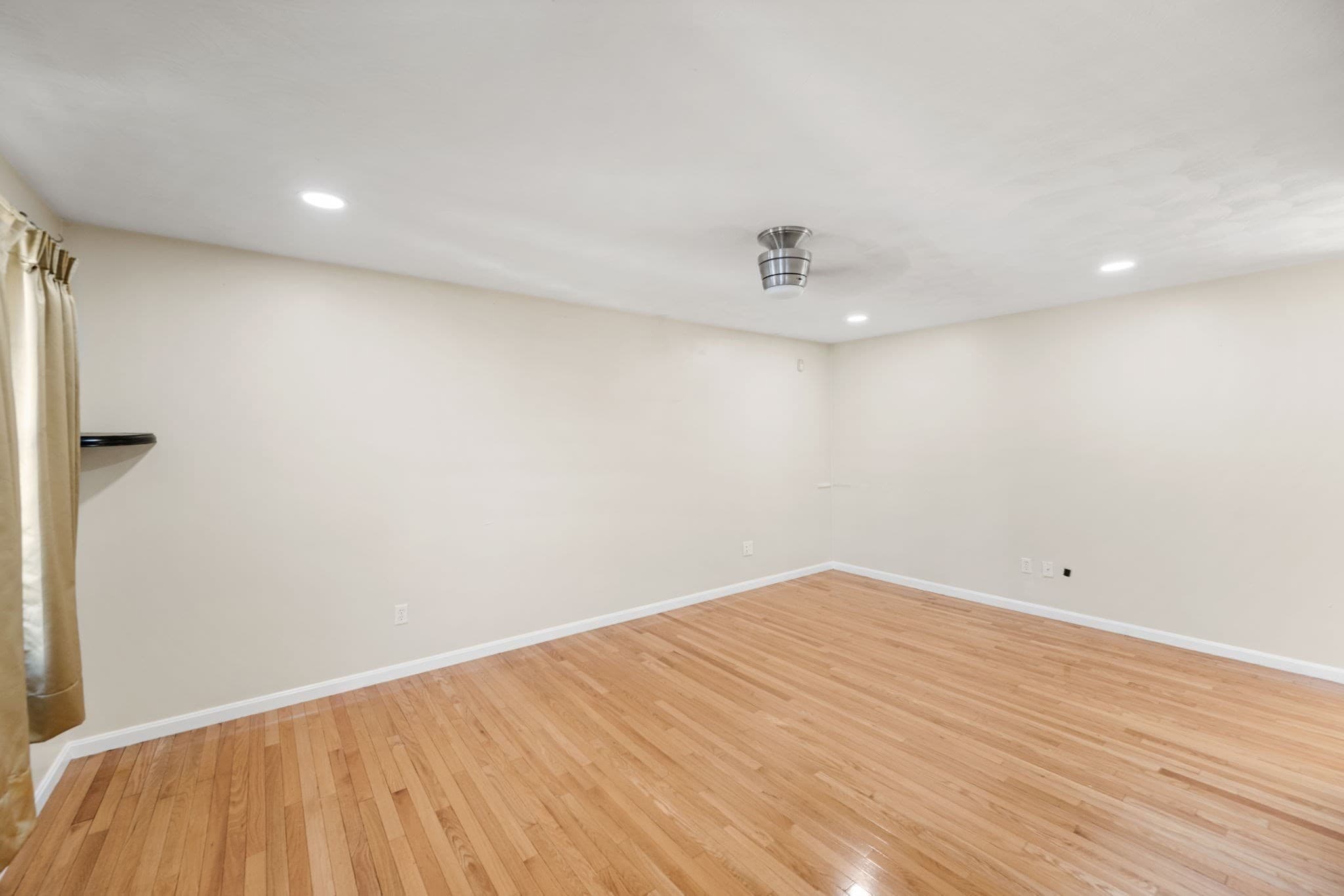 Single Family Residence at 388 Varnum Ave, Lowell MA 01854, Lowell, photo 22 of 35