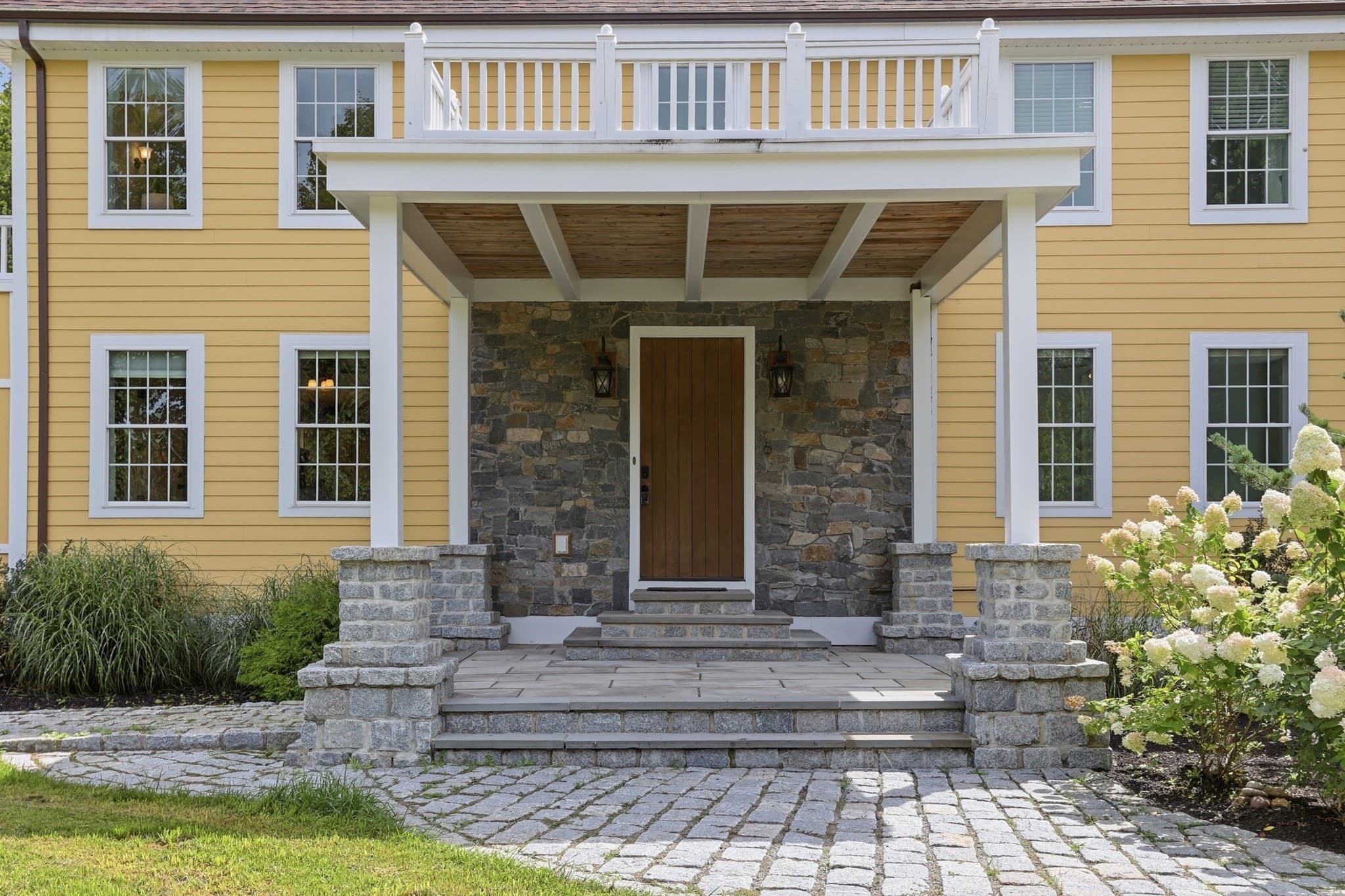 Single Family Residence at 6 James Patten Dr, Sterling MA 01564, Sterling, photo 3 of 41