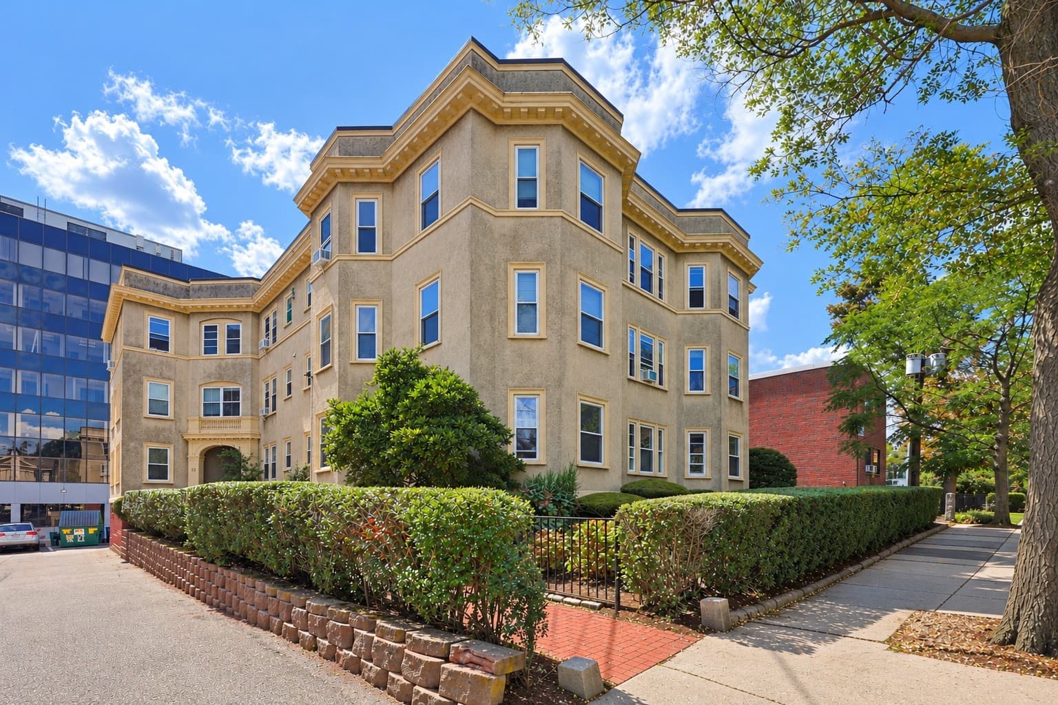 Condominium at 22 Centre St # 2, Cambridge MA 02139, Cambridge, photo 2 of 42