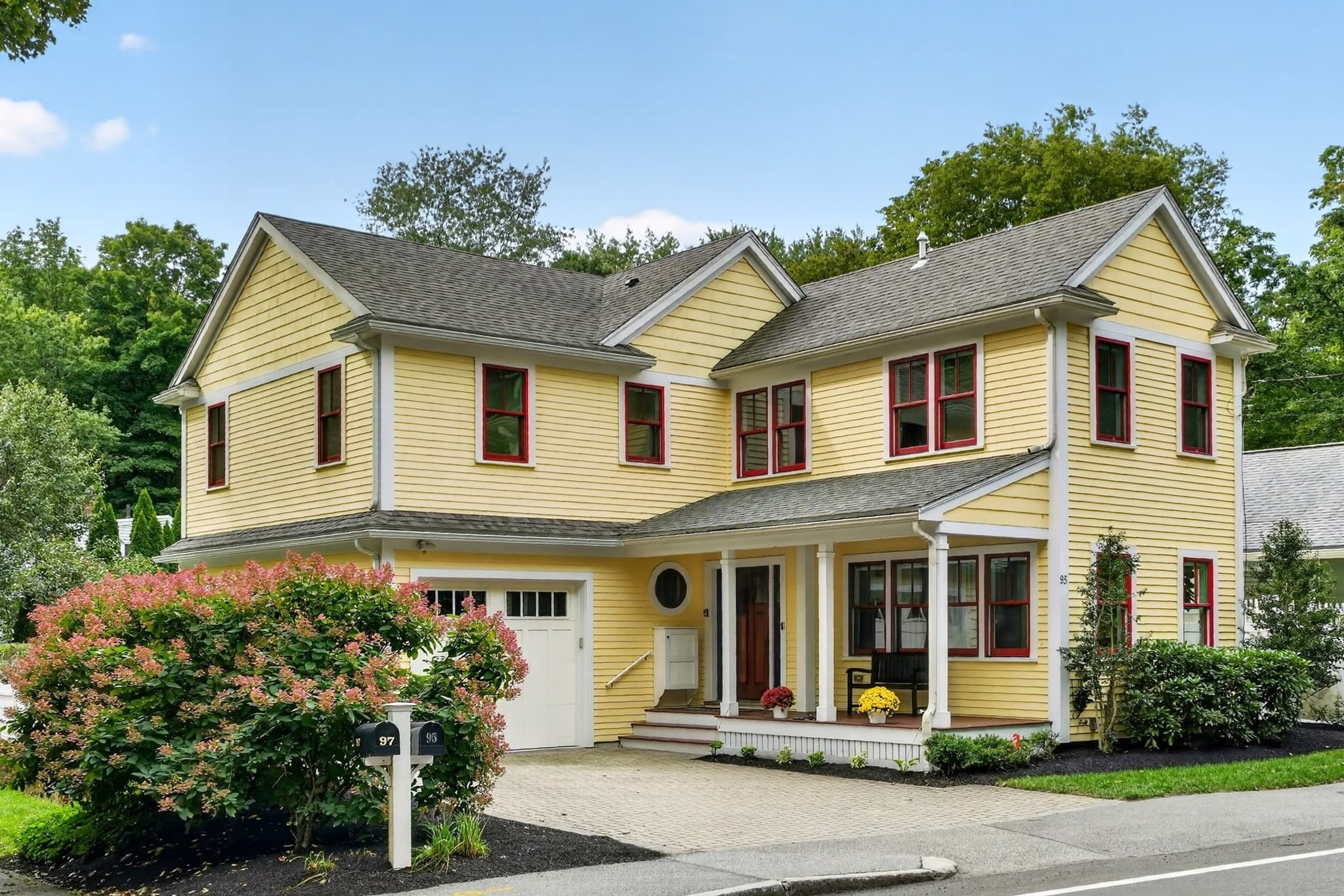95 Woburn St, Lexington MA 02420