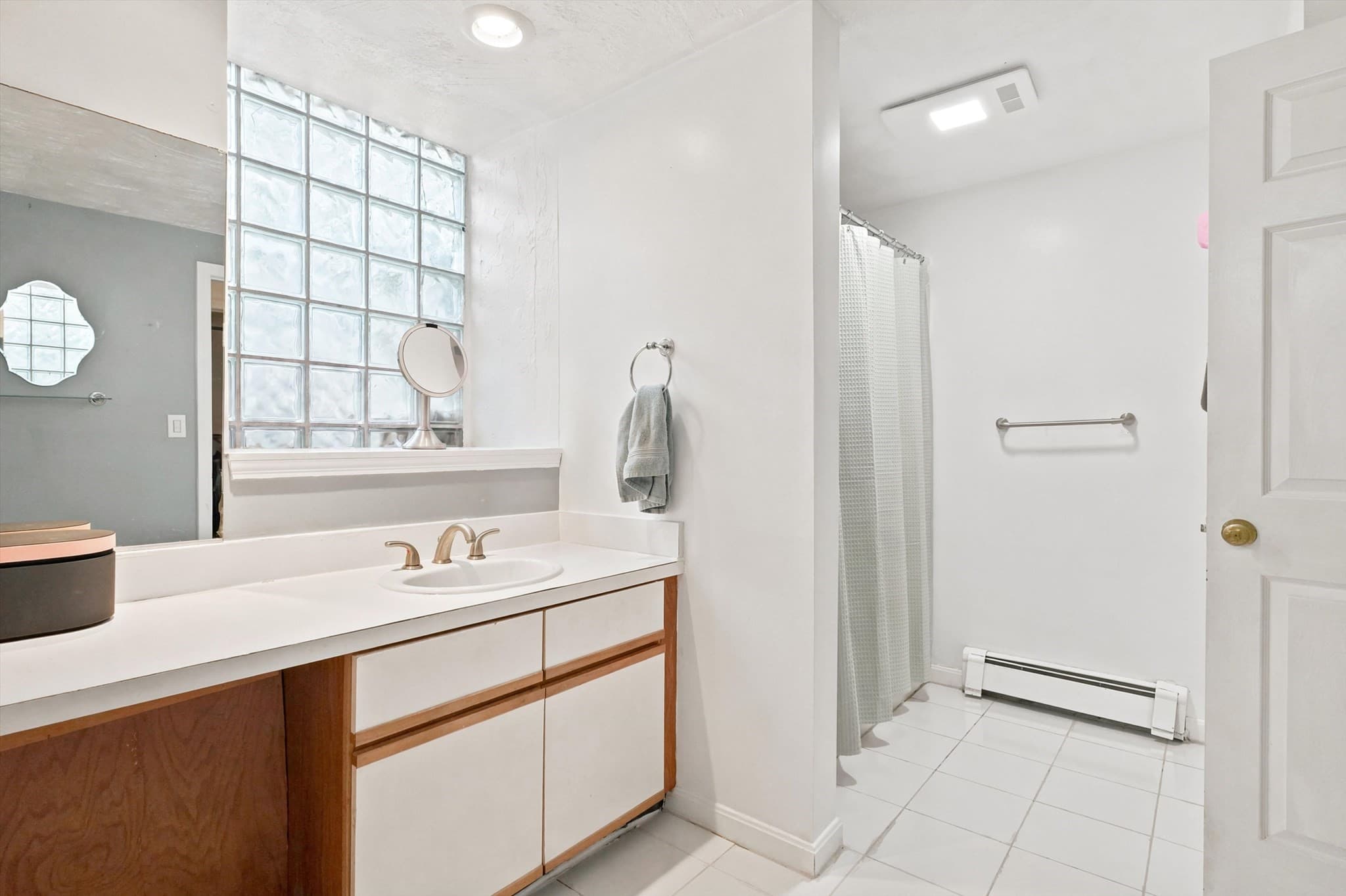 4 Family at 4 Union St, Boston MA 02135, Boston, photo 9 of 42