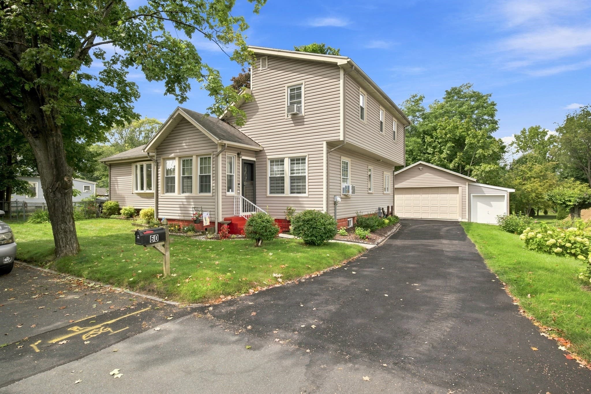 60 Brickett St, Springfield MA 01119