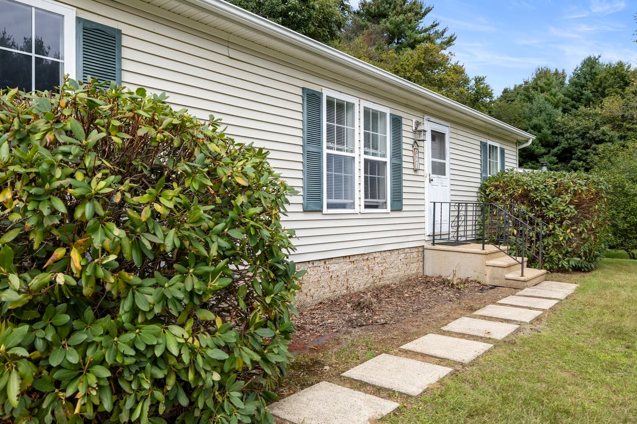 Mobile Home at 21 Fox Run, Brookfield MA 01506, Brookfield, photo 22 of 35