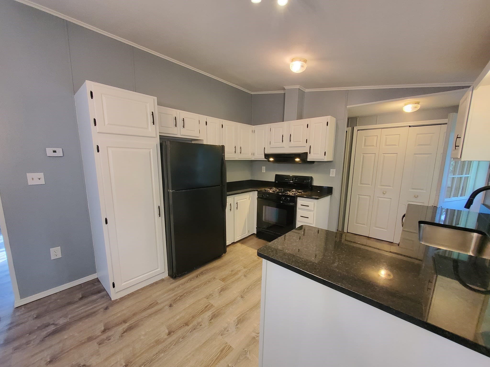 Mobile Home at 21 Fox Run, Brookfield MA 01506, Brookfield, photo 4 of 35