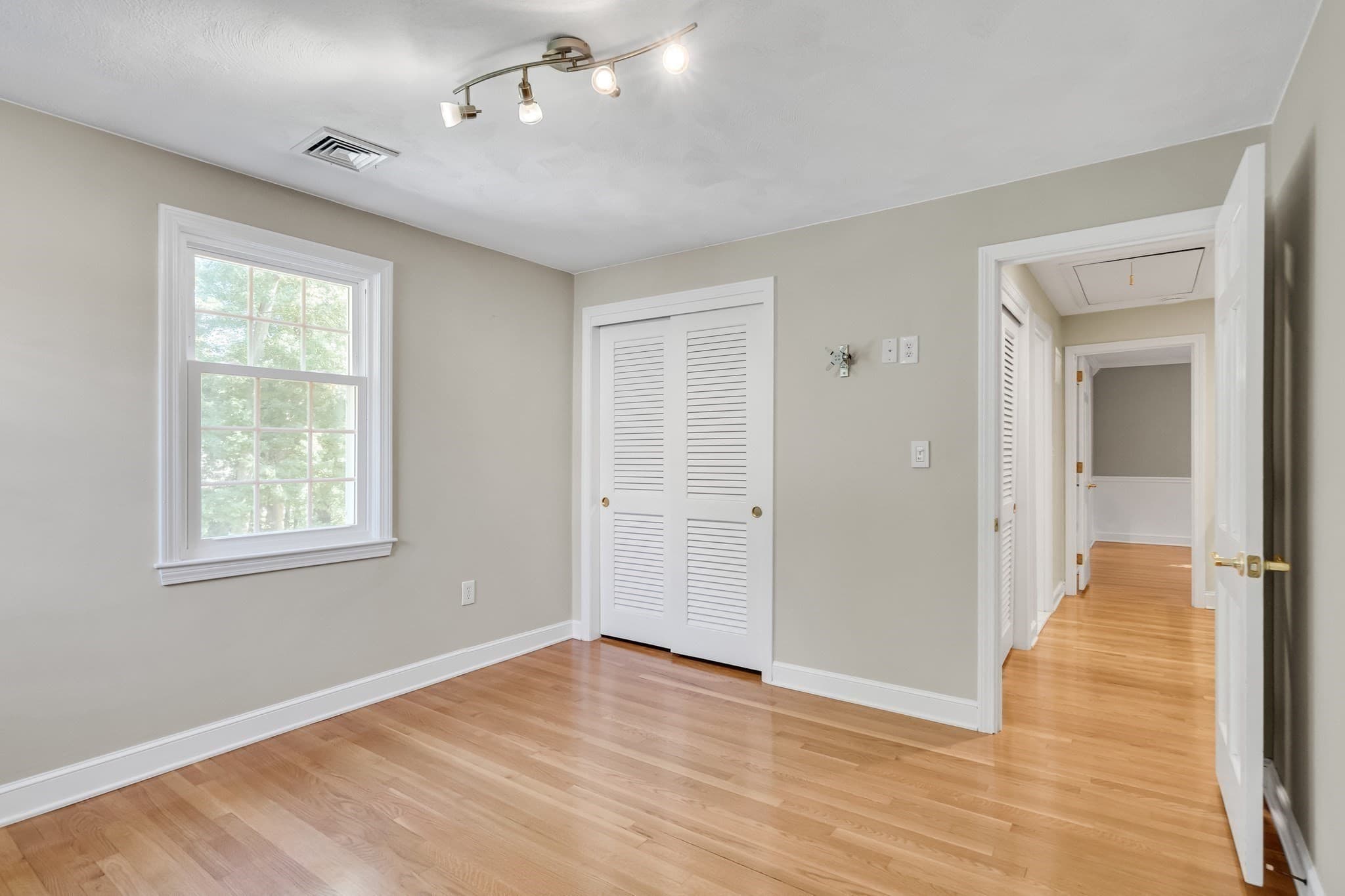 Single Family Residence at 8 Barry Dr, Framingham MA 01702, Framingham, photo 26 of 42