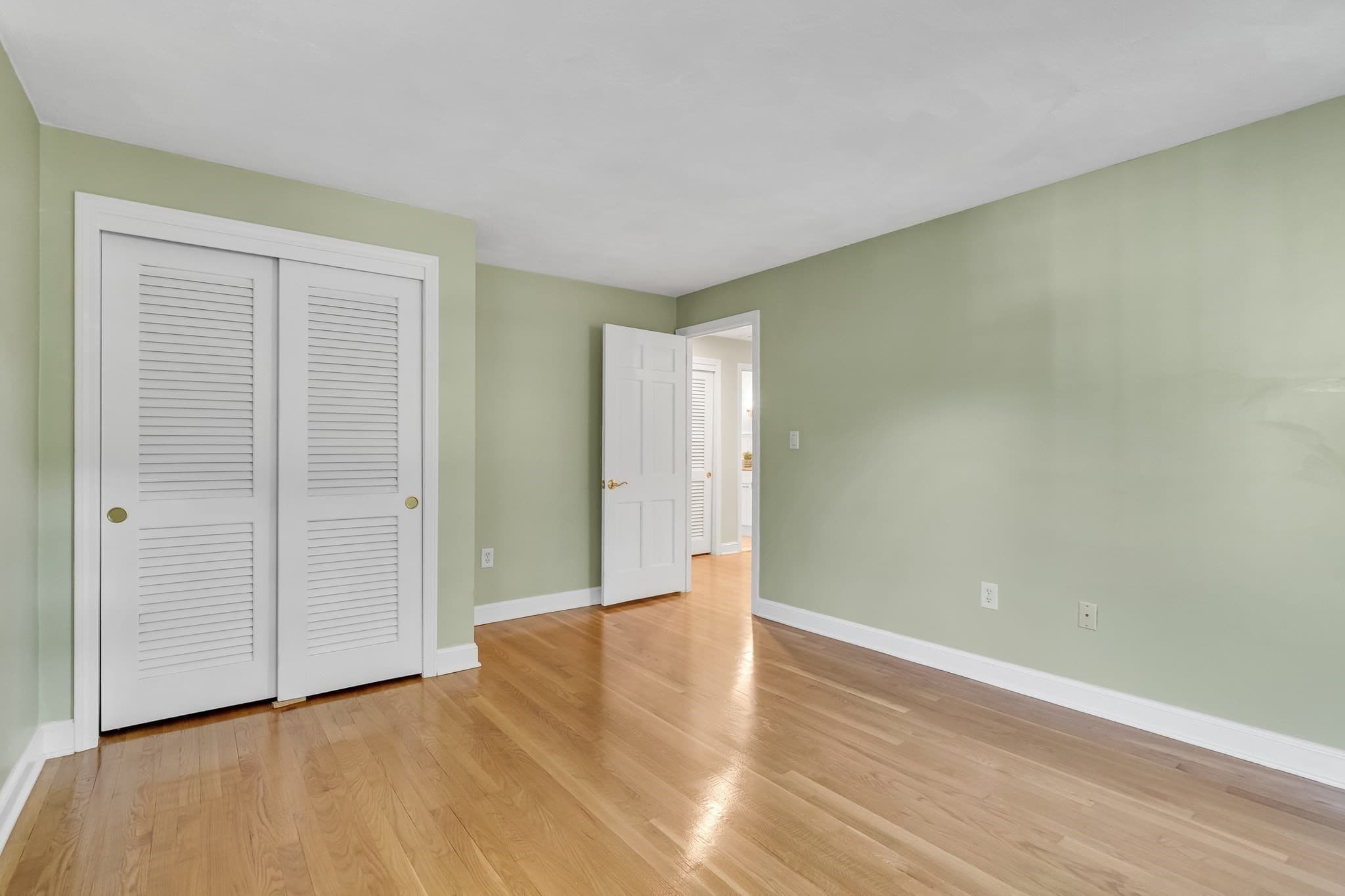 Single Family Residence at 8 Barry Dr, Framingham MA 01702, Framingham, photo 30 of 42