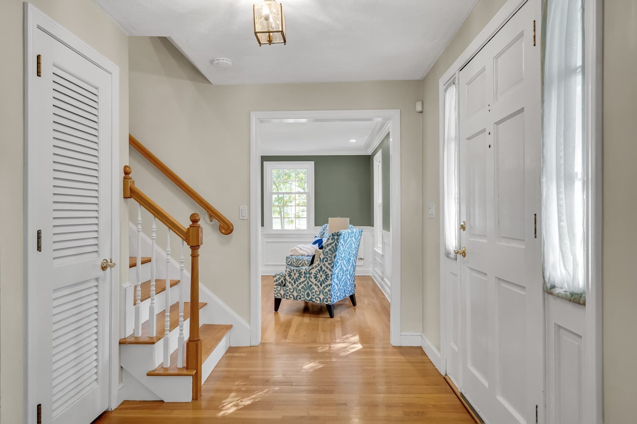 Single Family Residence at 8 Barry Dr, Framingham MA 01702, Framingham, photo 4 of 42