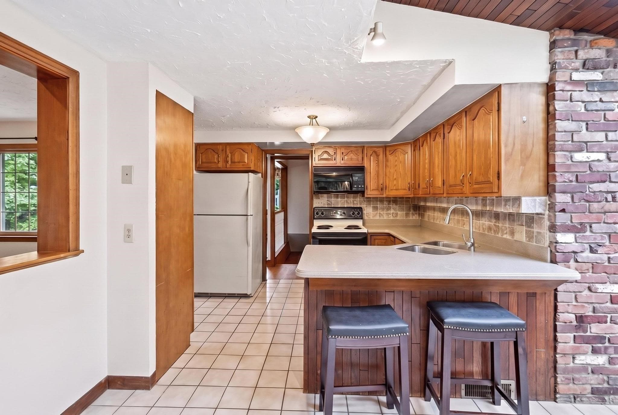 Single Family Residence at 4 Orchard Dr, North Reading MA 01864, North Reading, photo 16 of 41