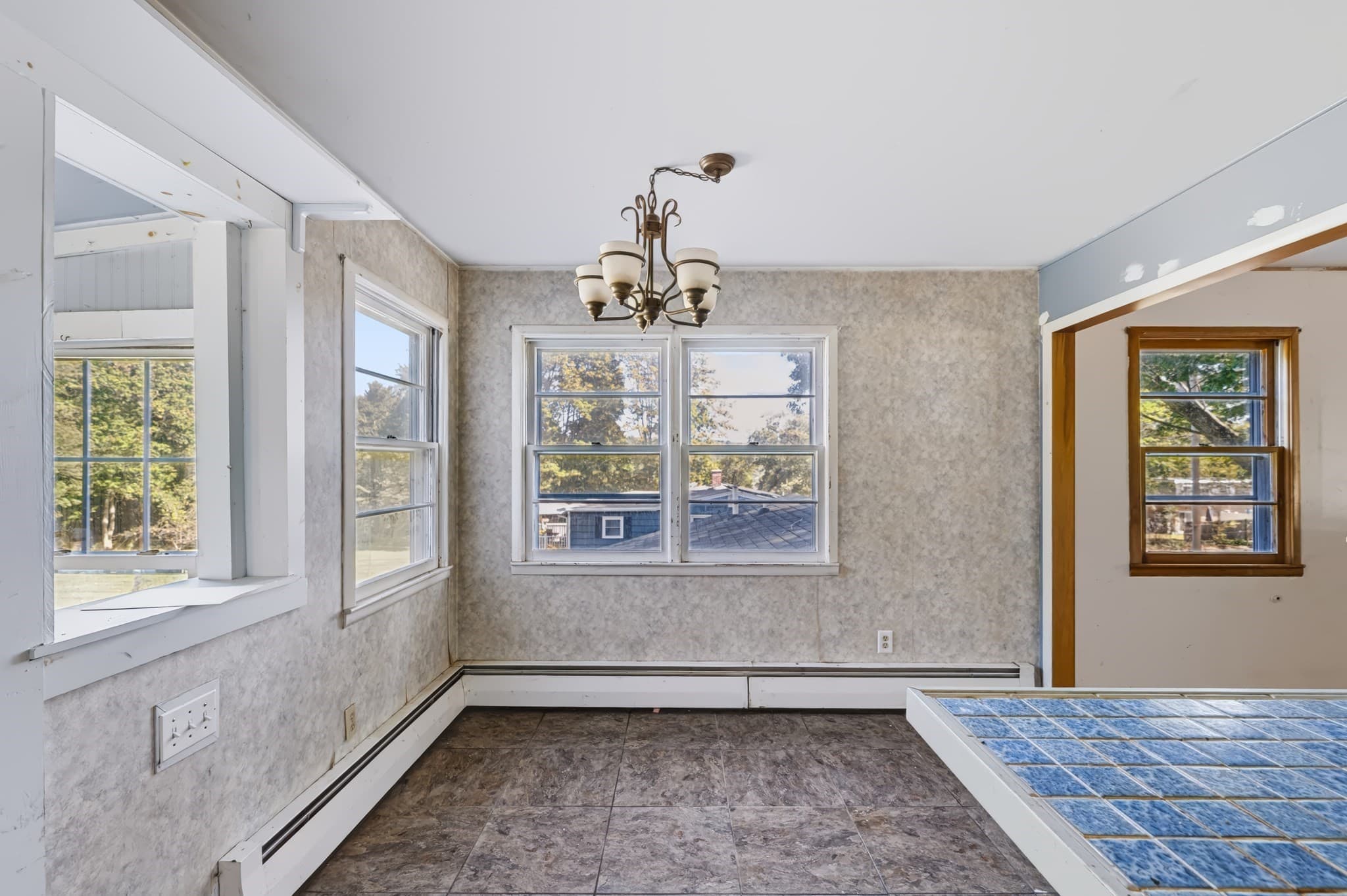 Single Family Residence at 21 Fern Ave, Amesbury MA 01913, Amesbury, photo 7 of 42