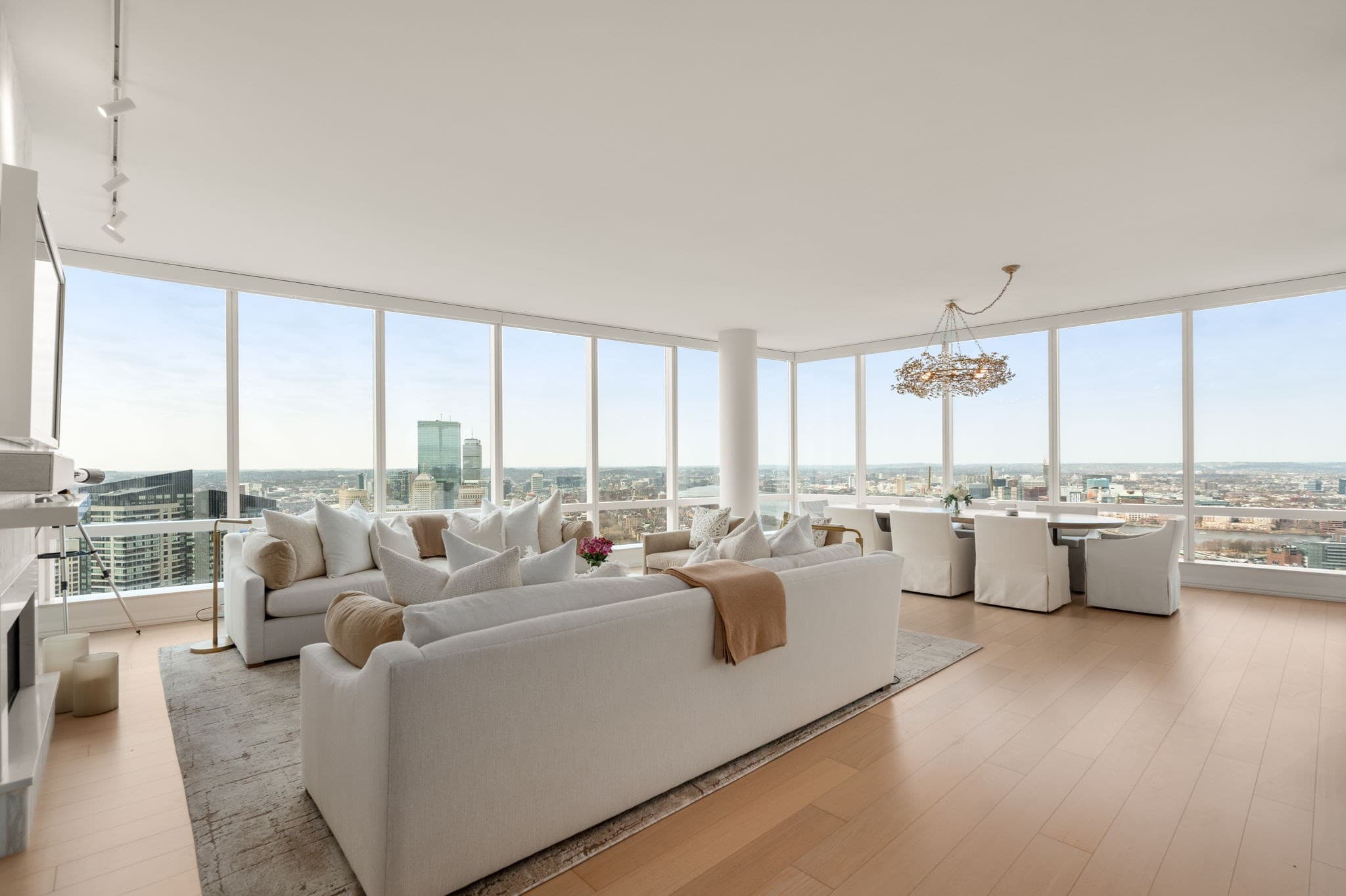 Condominium at 1 Franklin St # 4602, Boston MA 02110, Boston, photo 2 of 15