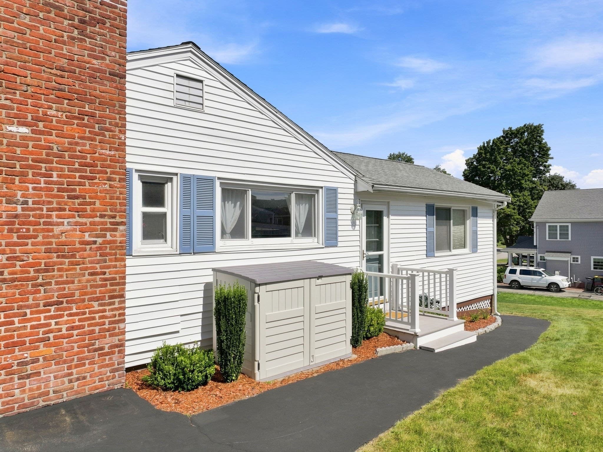 Single Family Residence at 11 Marlboro Rd, Woburn MA 01801, Woburn, photo 2 of 34
