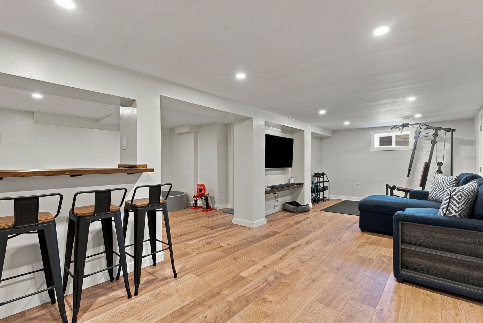 Single Family Residence at 11 Marlboro Rd, Woburn MA 01801, Woburn, photo 20 of 34