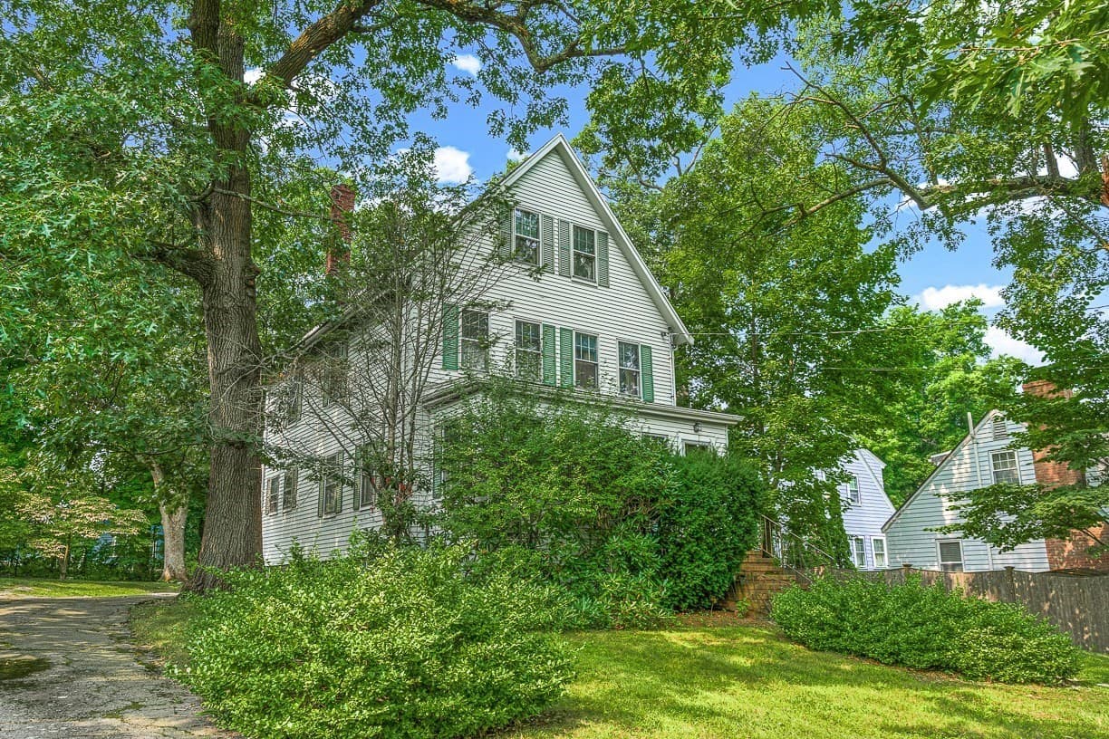 239 Park Avenue, Arlington MA 02476