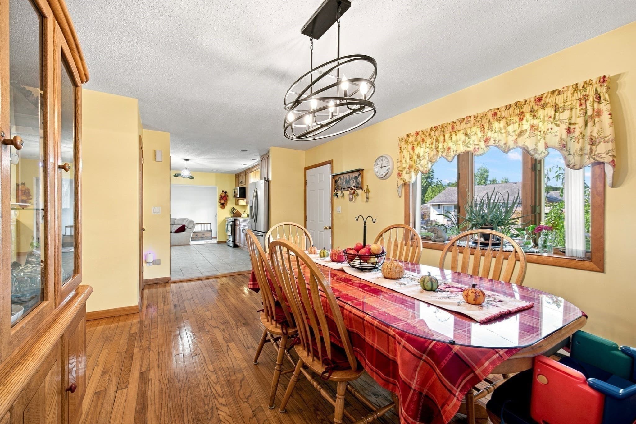 Single Family Residence at 4 Rita Circle, South Hadley MA 01075, South Hadley, photo 5 of 39
