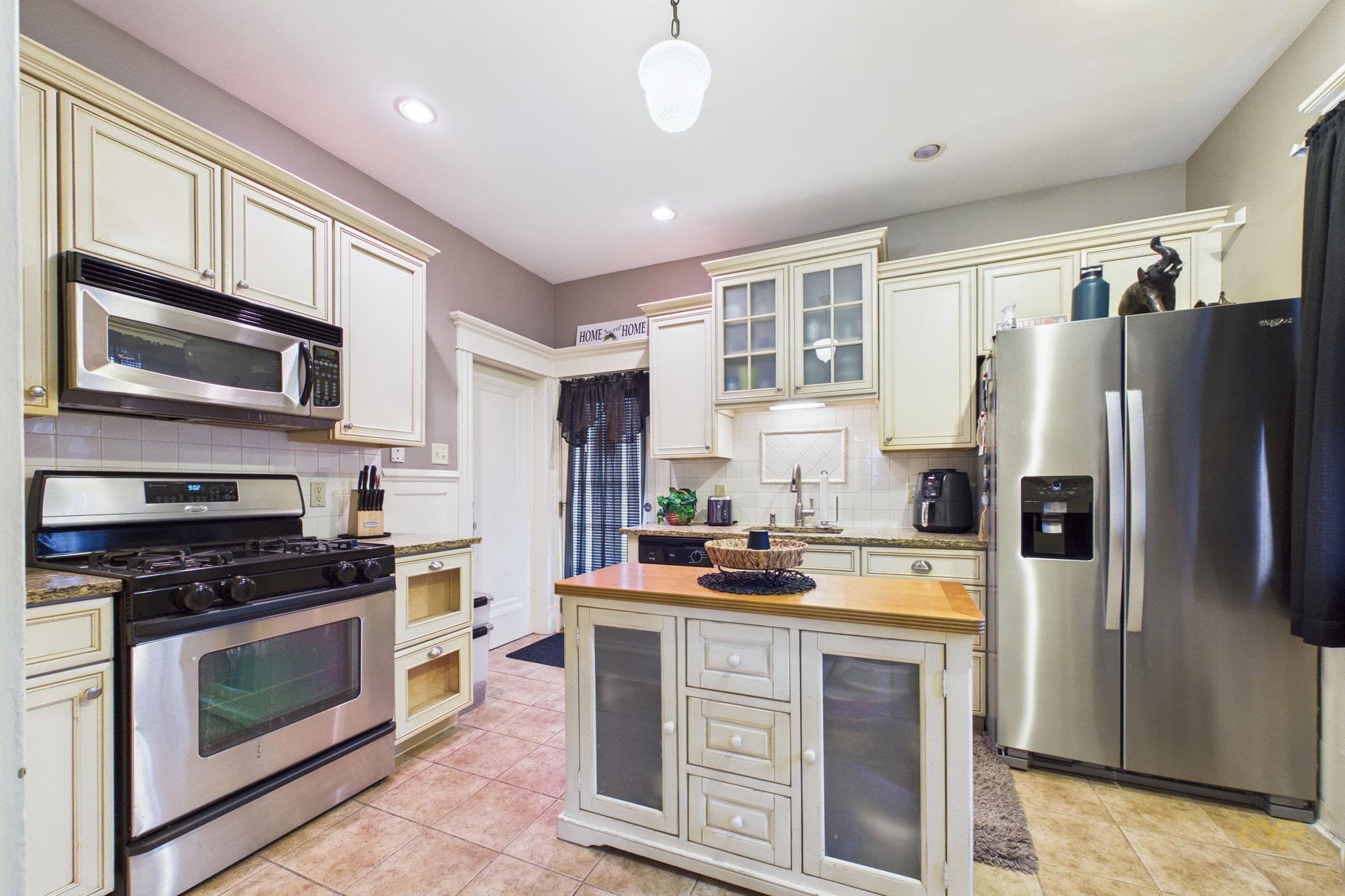 Single Family Residence at 65 Milton St, New Bedford MA 02740, New Bedford, photo 10 of 25