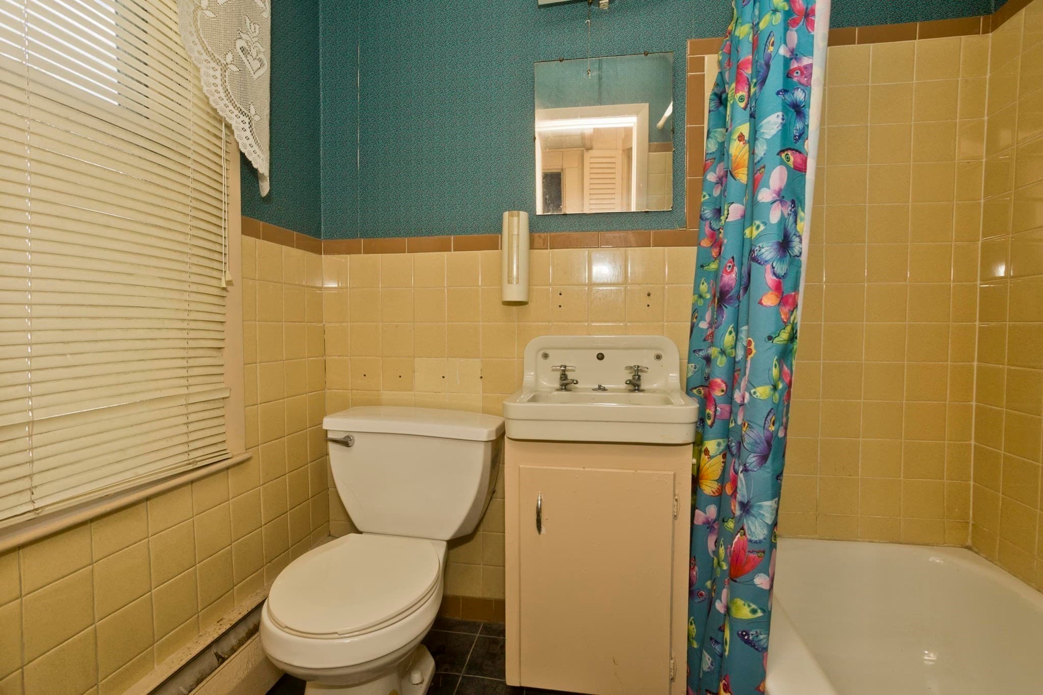 Single Family Residence at 137 Sheridan St., Chicopee MA 01020, Chicopee, photo 10 of 33