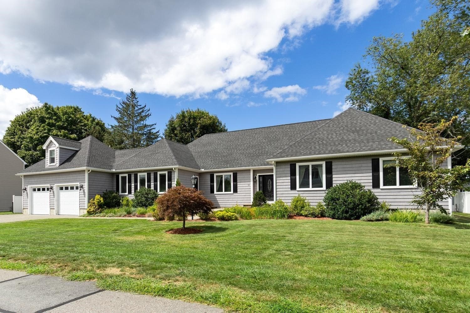 Single Family Residence at 30 Hampden Ave, Burlington MA 01803, Burlington, photo 2 of 33